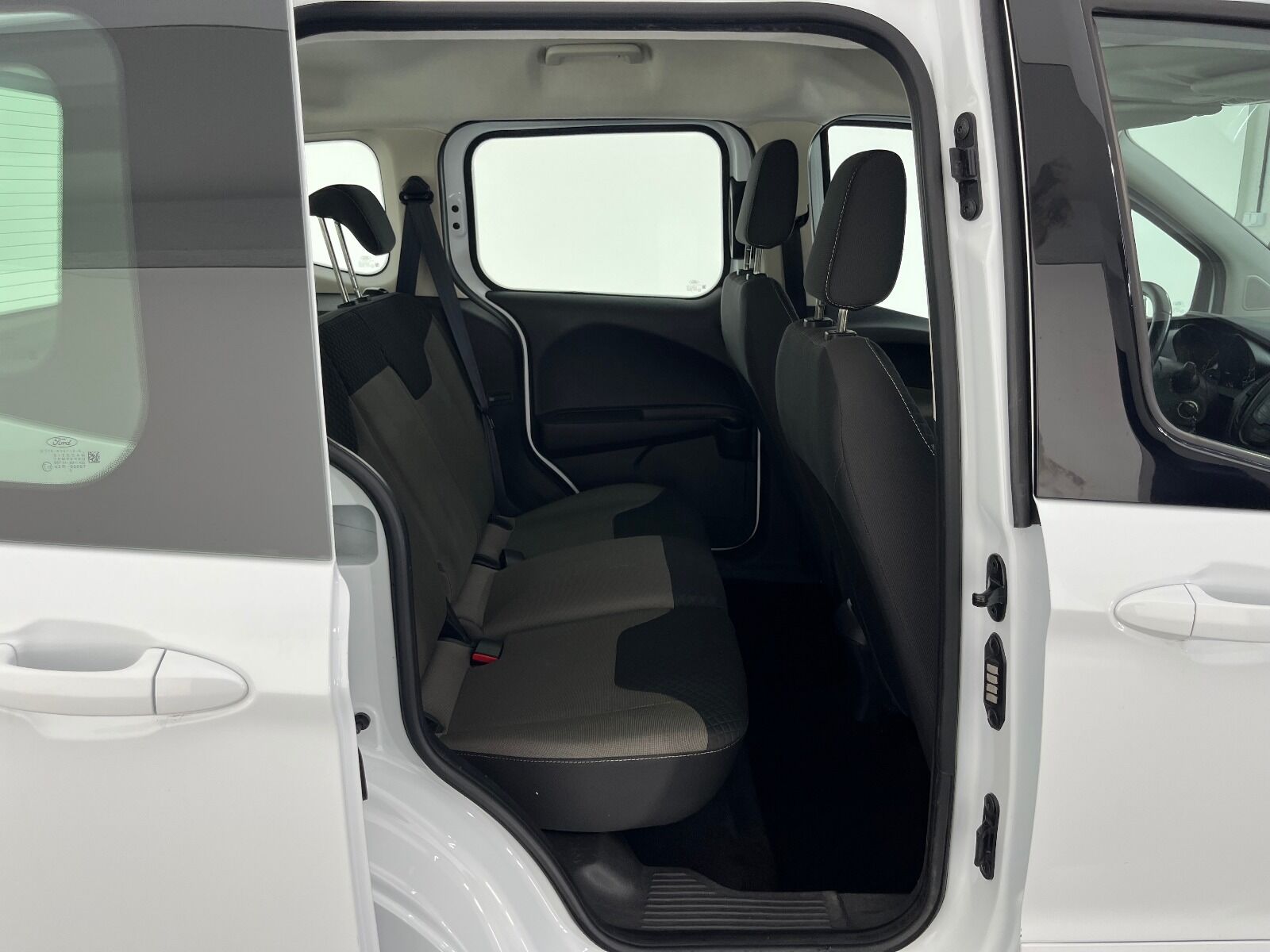 Ford Tourneo Courier 1.5 TDCI Deluxe - 2023 - Detay