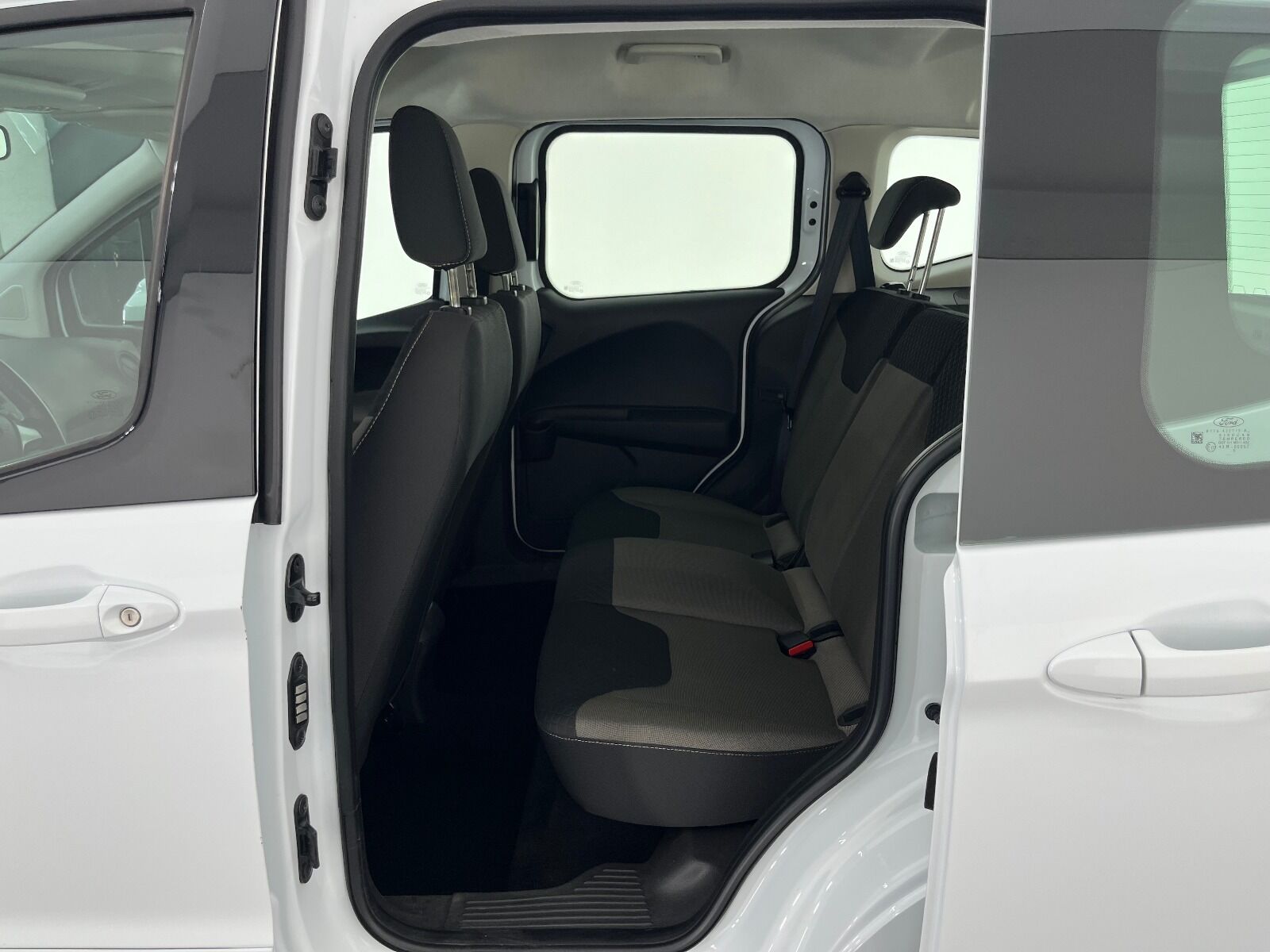 Ford Tourneo Courier 1.5 TDCI Deluxe - 2023 - Detay