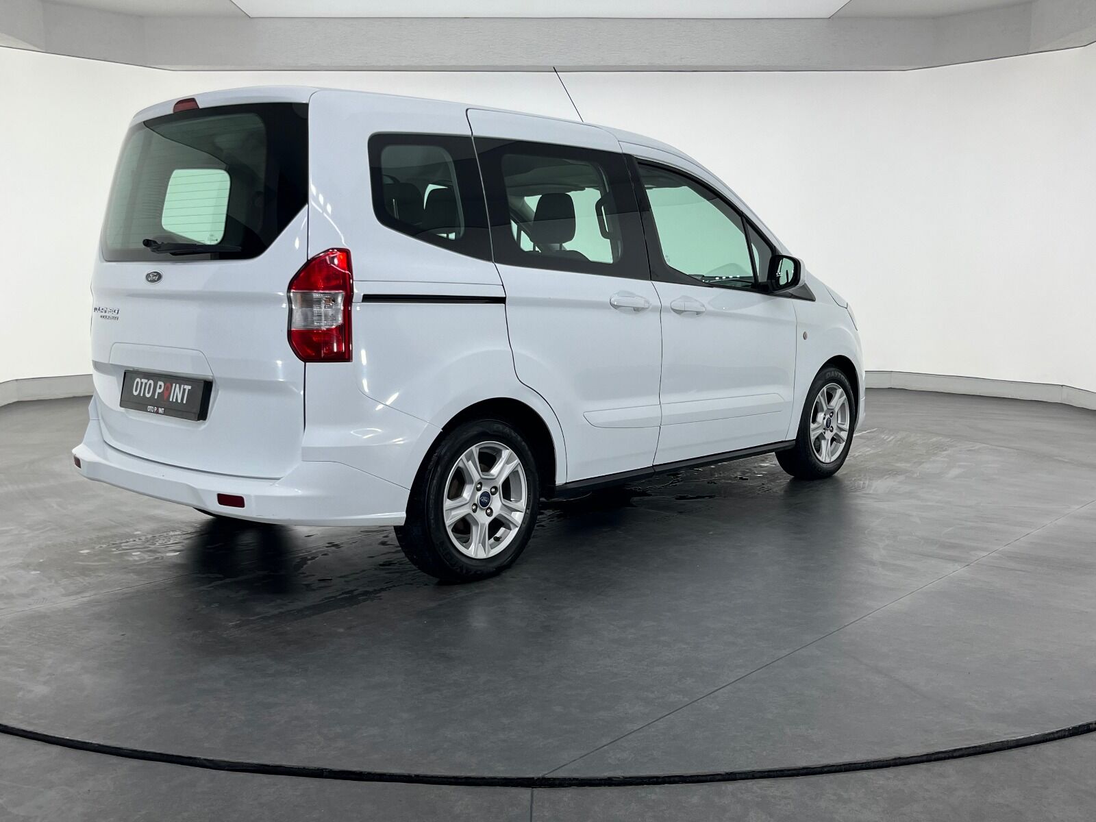 Ford Tourneo Courier 1.5 TDCI Deluxe - 2023 - Detay