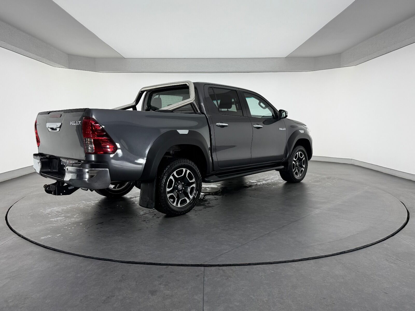 Toyota Hilux Hi-Lux 2.4 D-4D 4x2 Adventure Otomatik - 2022 - Detay