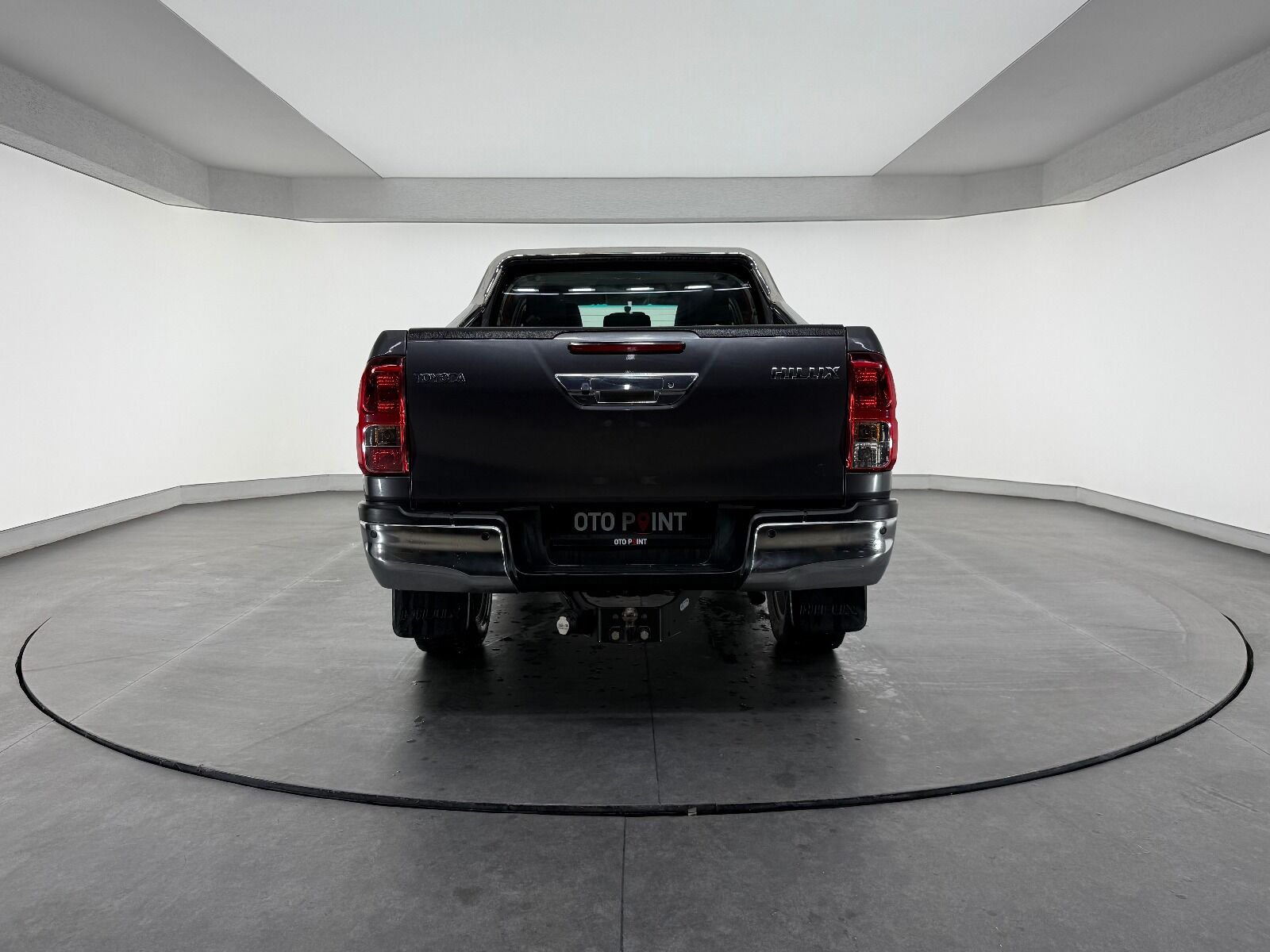 Toyota Hilux Hi-Lux 2.4 D-4D 4x2 Adventure Otomatik - 2022 - Detay