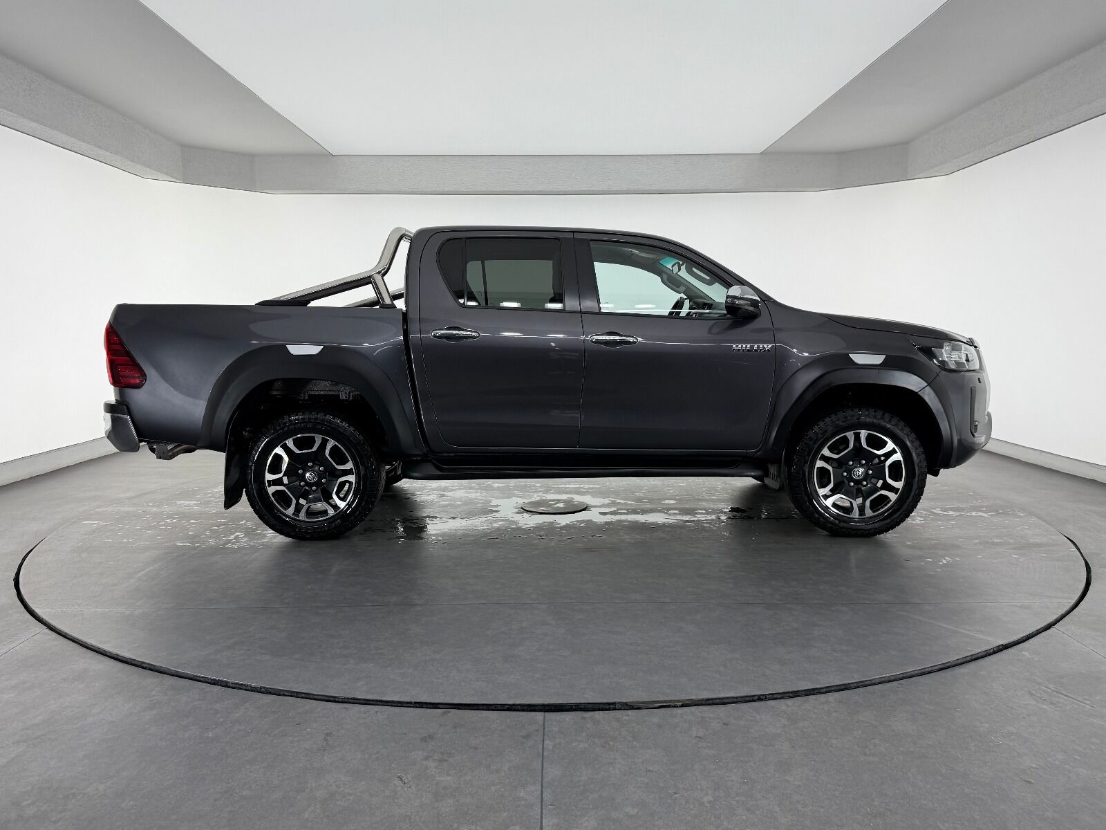 Toyota Hilux Hi-Lux 2.4 D-4D 4x2 Adventure Otomatik - 2022 - Detay