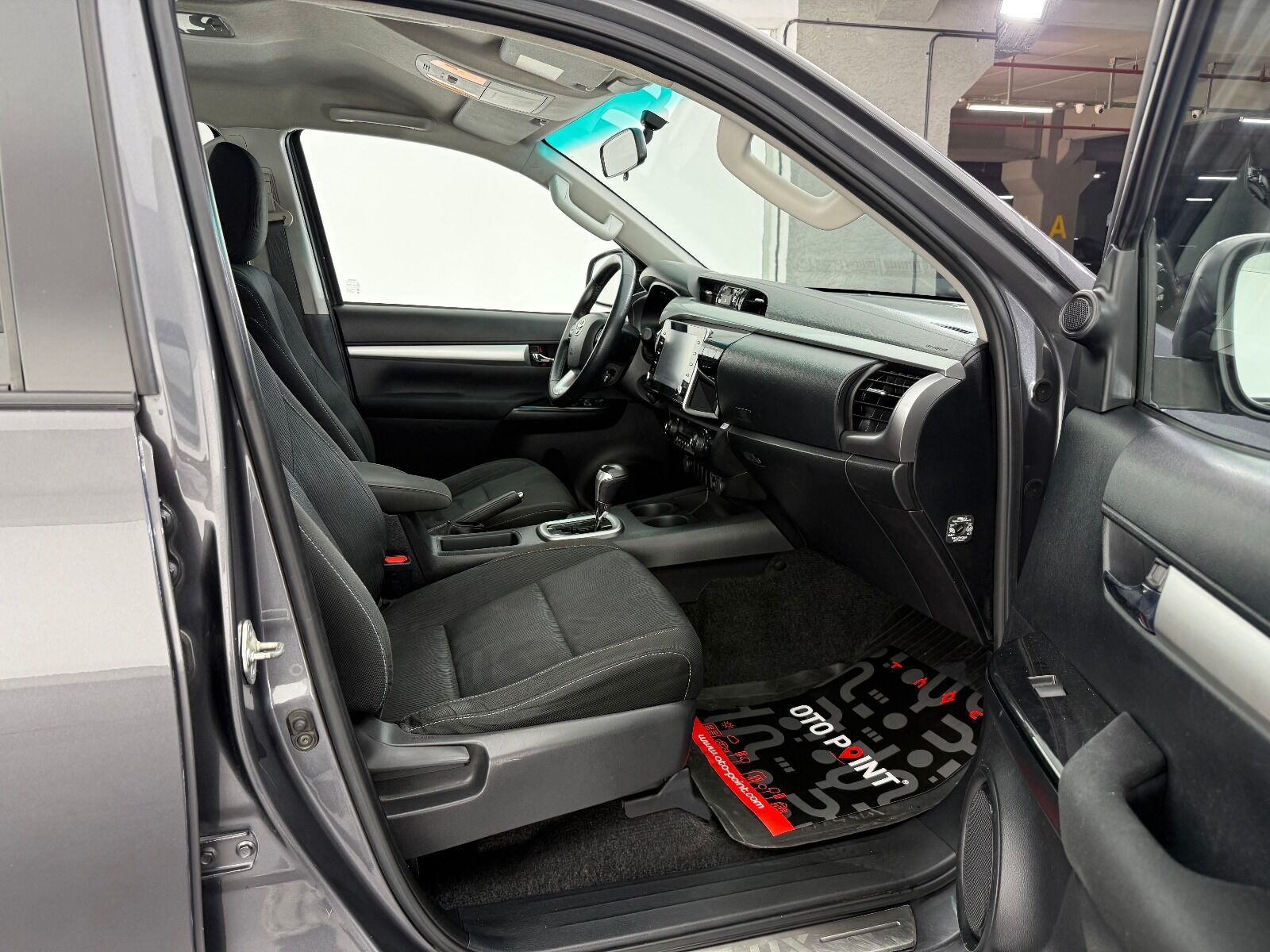 Toyota Hilux Hi-Lux 2.4 D-4D 4x2 Adventure Otomatik - 2022 - Detay