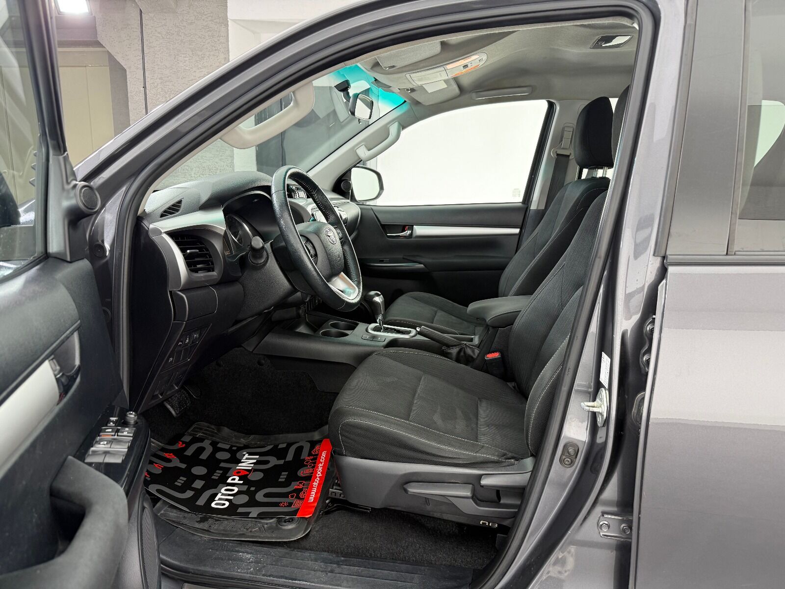Toyota Hilux Hi-Lux 2.4 D-4D 4x2 Adventure Otomatik - 2022 - Detay