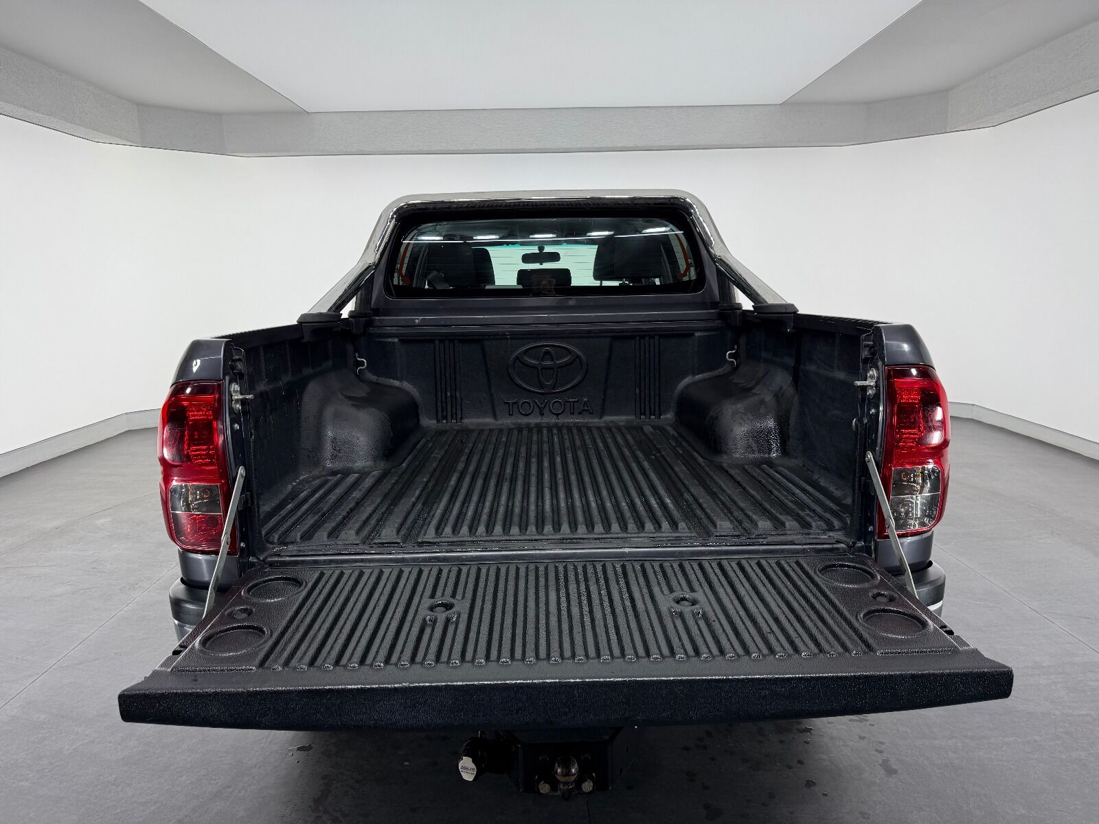 Toyota Hilux Hi-Lux 2.4 D-4D 4x2 Adventure Otomatik - 2022 - Detay