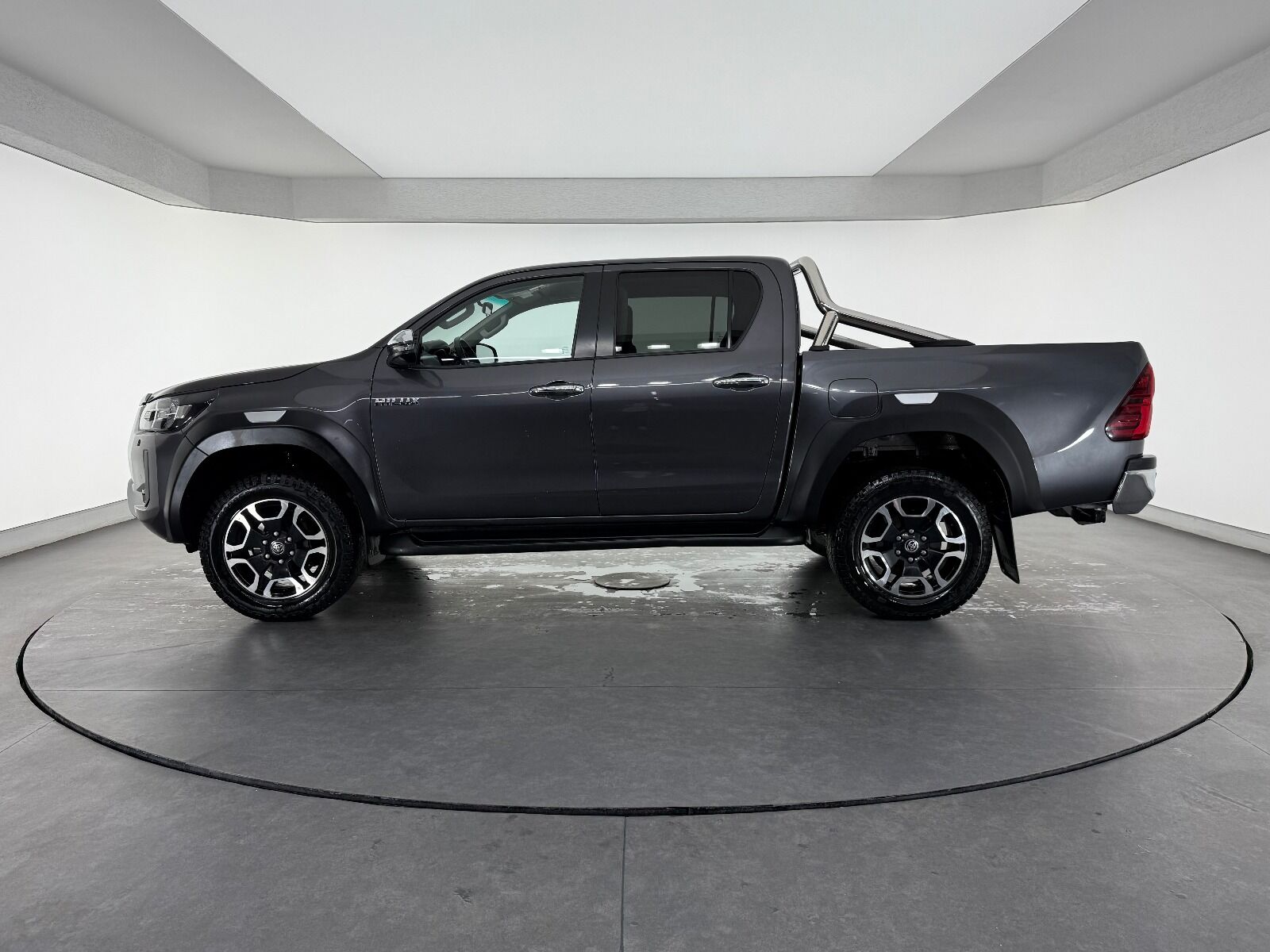 Toyota Hilux Hi-Lux 2.4 D-4D 4x2 Adventure Otomatik - 2022 - Detay