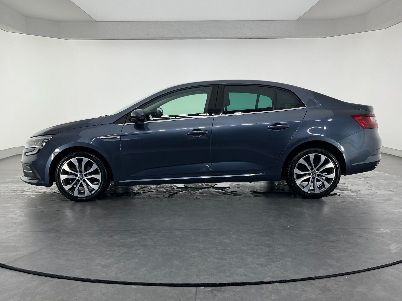 Renault Megane Sedan 1.5 Blue DCI Icon EDC - 2022 - Detay