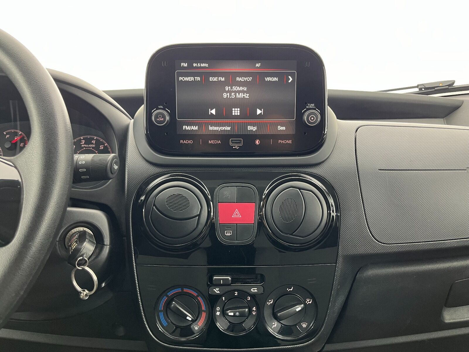 Fiat Fiorino Combi 1.3 MultiJet Safeline - 2024 - Detay