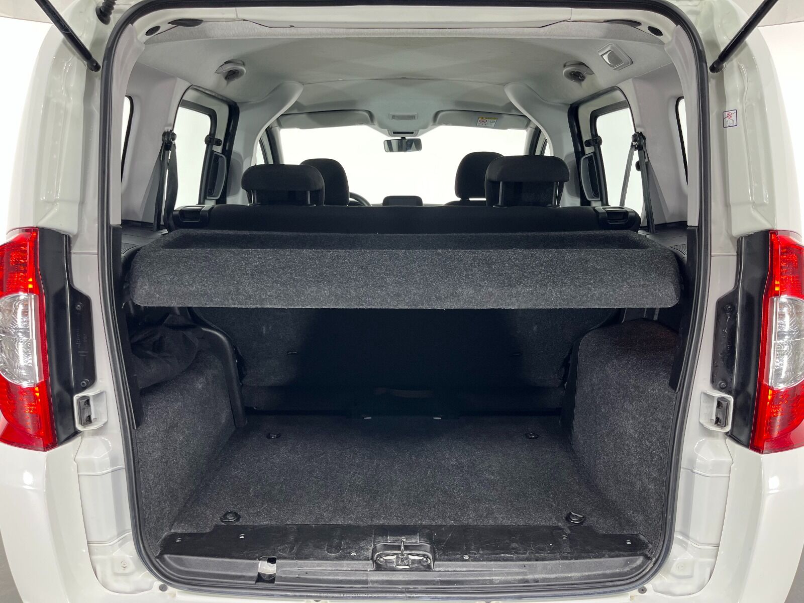 Fiat Fiorino Combi 1.3 MultiJet Safeline - 2024 - Detay