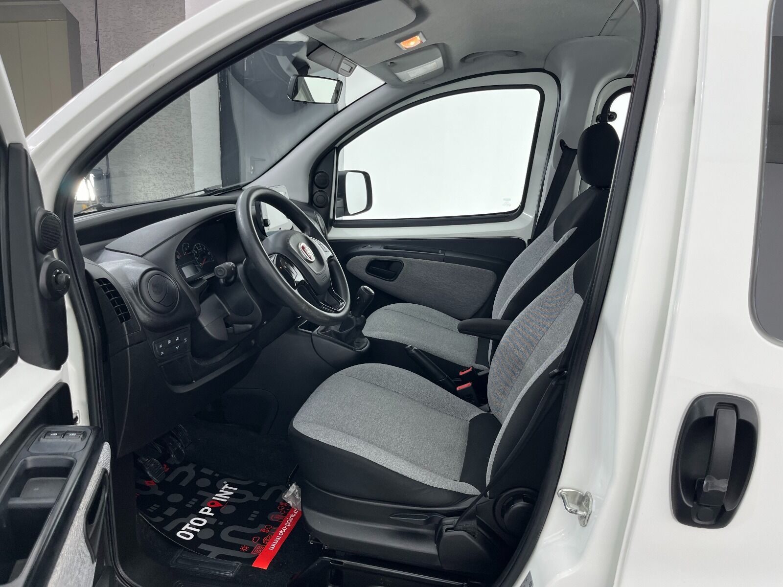 Fiat Fiorino Combi 1.3 MultiJet Safeline - 2024 - Detay