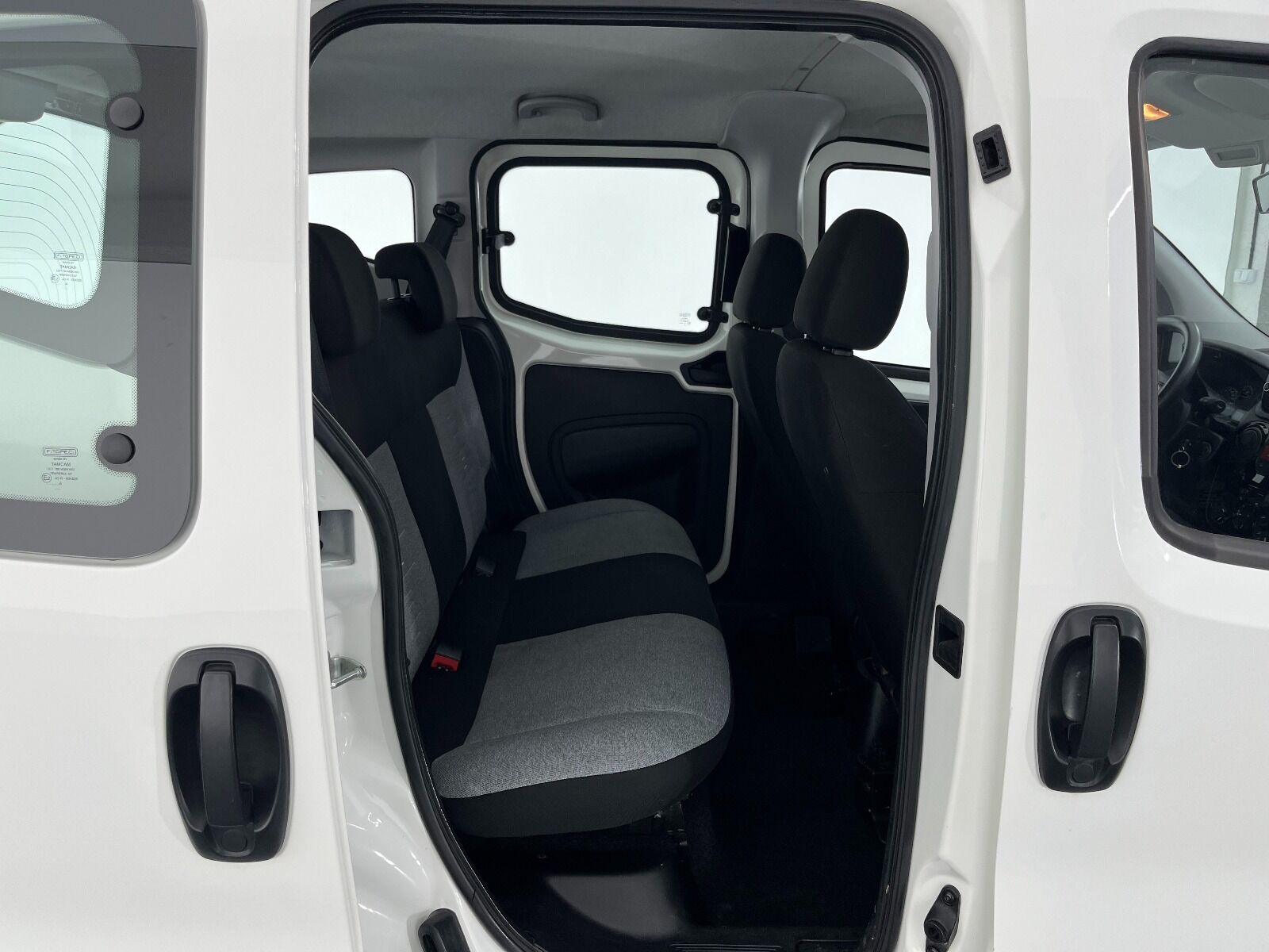 Fiat Fiorino Combi 1.3 MultiJet Safeline - 2024 - Detay