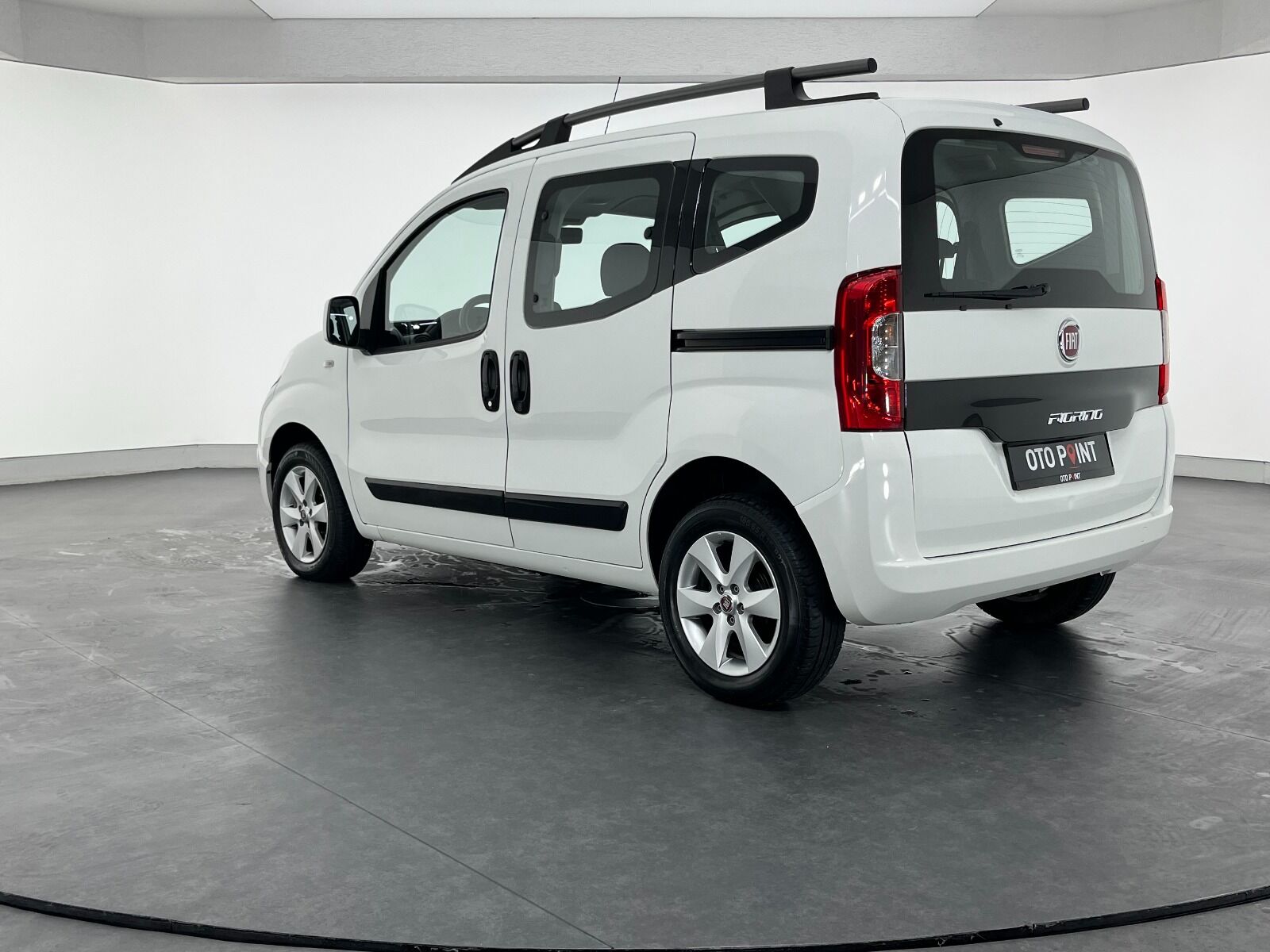 Fiat Fiorino Combi 1.3 MultiJet Safeline - 2024 - Detay