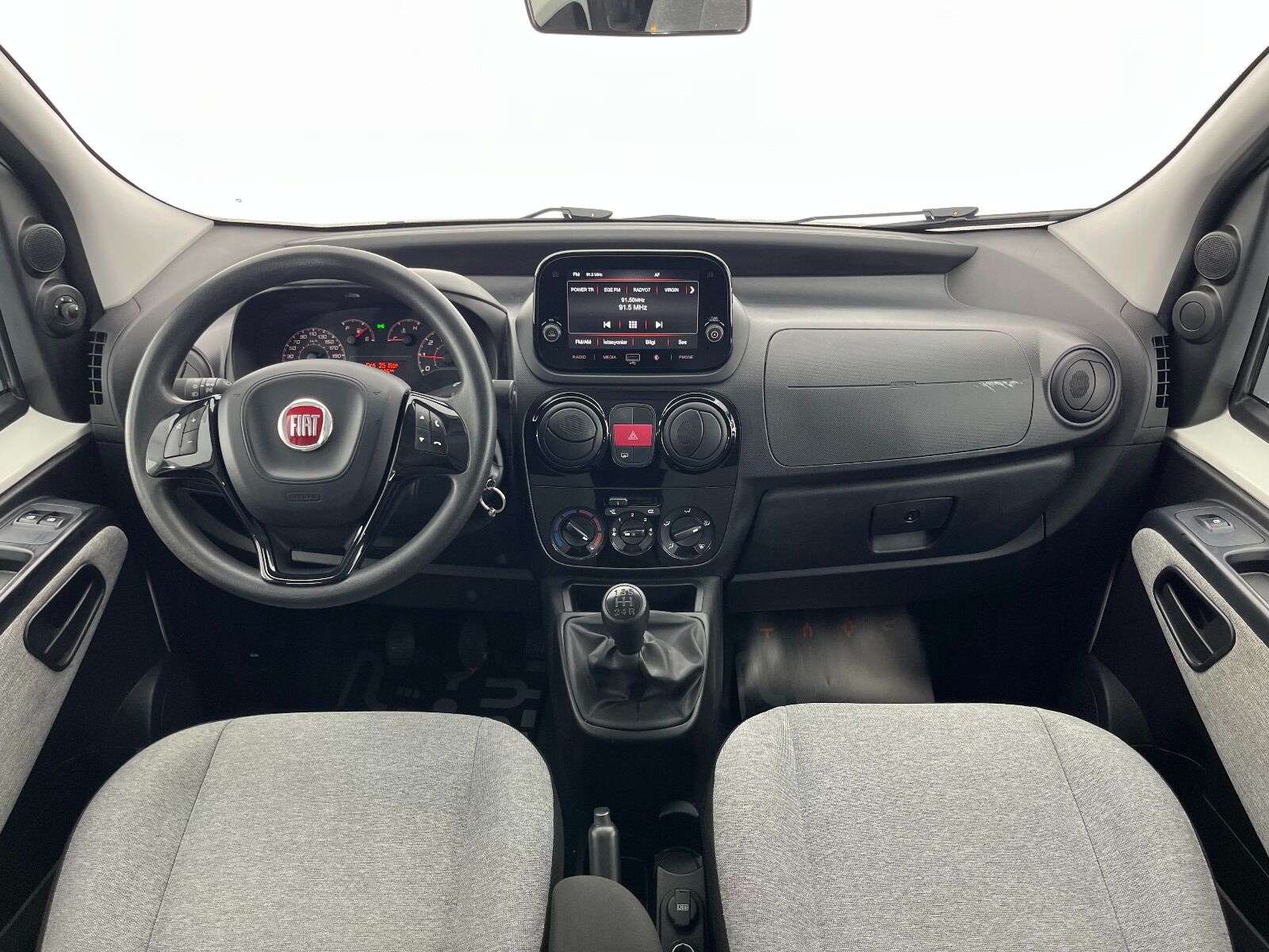 Fiat Fiorino Combi 1.3 MultiJet Safeline - 2024 - Detay