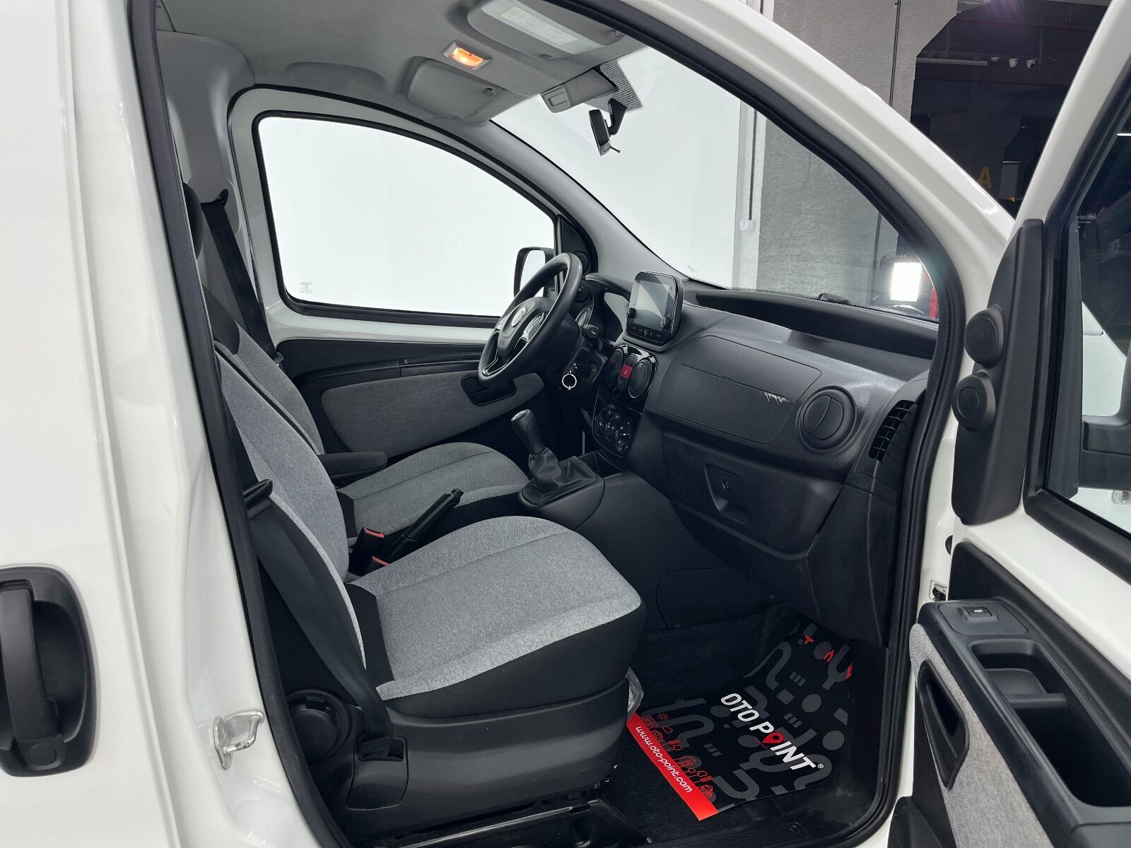 Fiat Fiorino Combi 1.3 MultiJet Safeline - 2024 - Detay