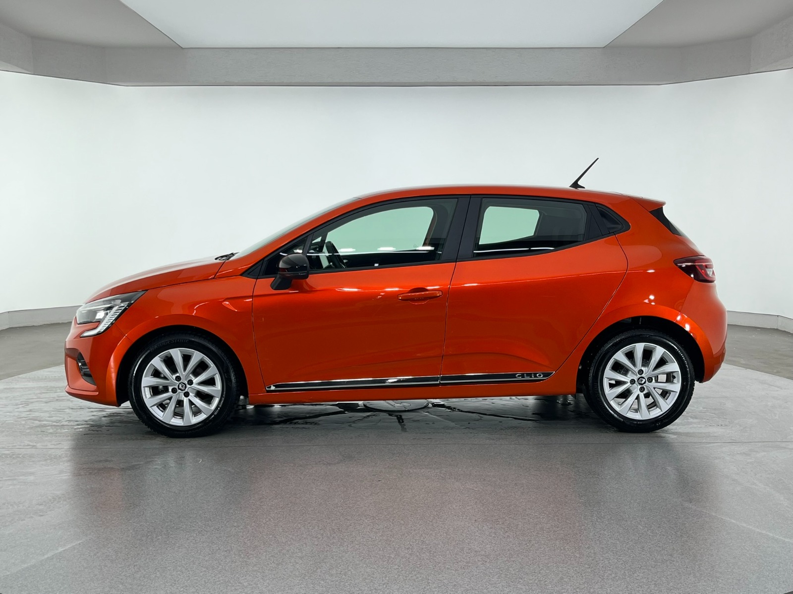 Renault Clio Hatchback 1.0 TCe Touch X-Tronic - 2023 - Detay