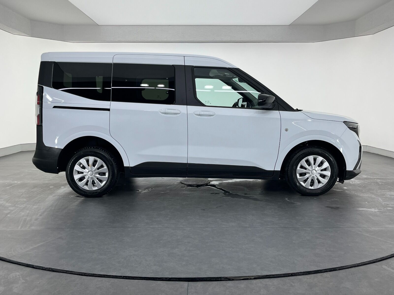 Ford Tourneo Courier Kombi 1.5 EcoBlue Deluxe - 2024 - Detay