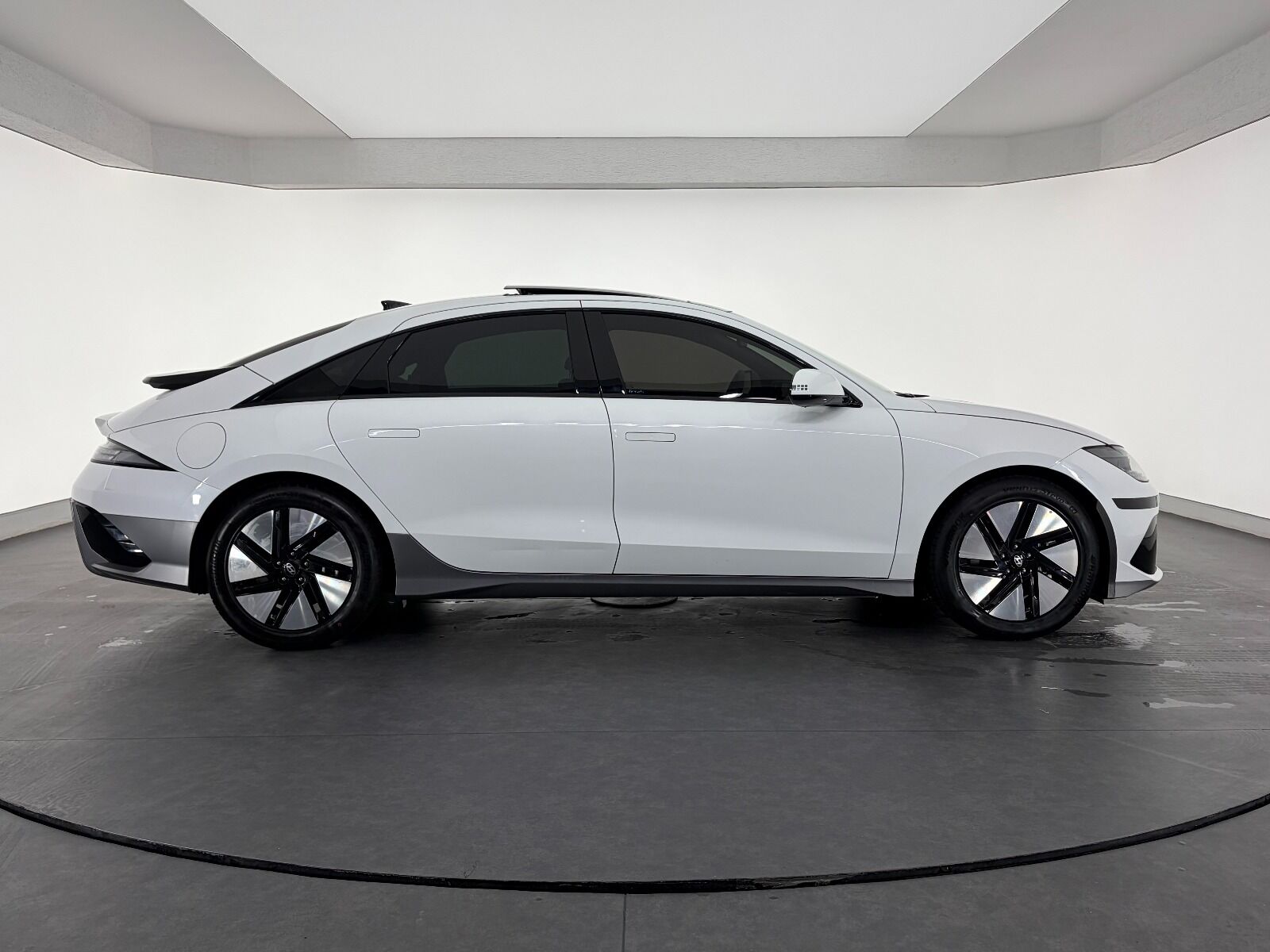 Hyundai Ioniq 6 Advance 111 Kw 4x2 - 2024 - Detay