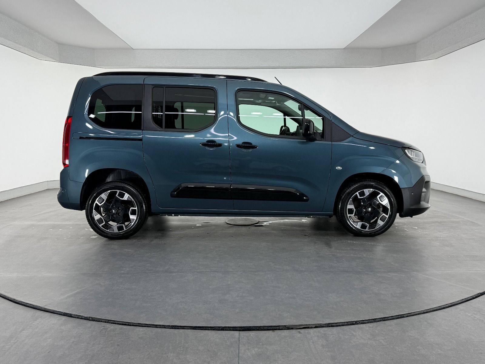 Fiat Doblo Combi 1.5 BlueHDİ Premio Plus - 2025 - Detay
