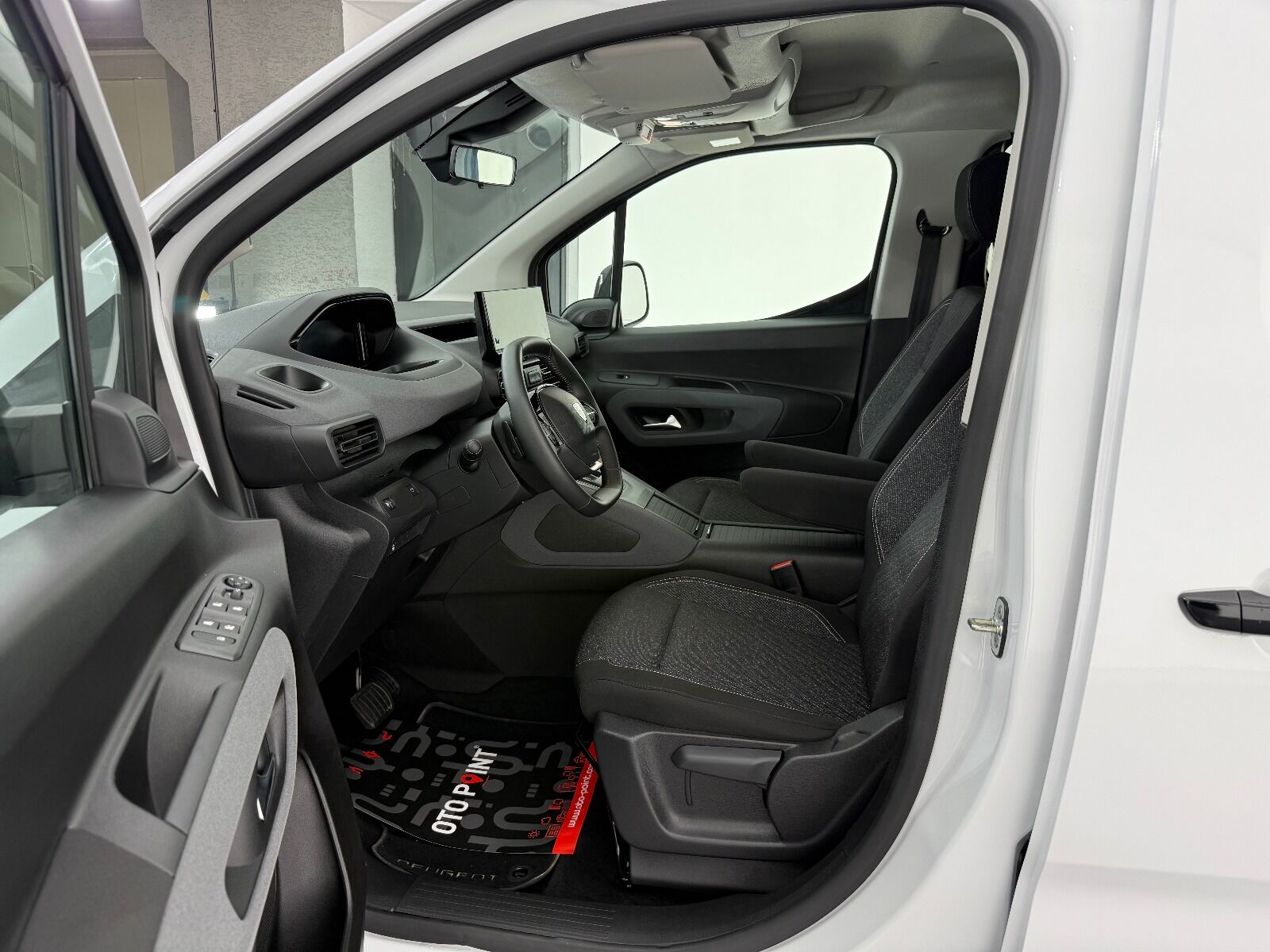 Peugeot Rifter 1.5 BlueHDI Allure EAT8 - 2026 - Detay