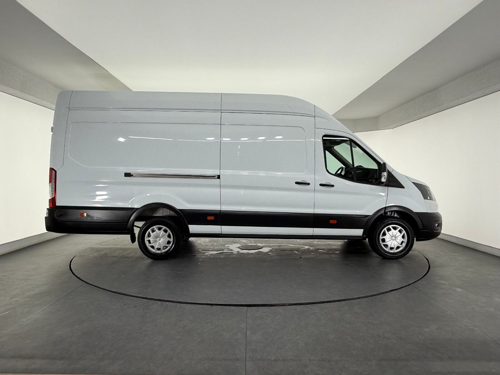 Ford Transit 350 E - 2023 - Detay