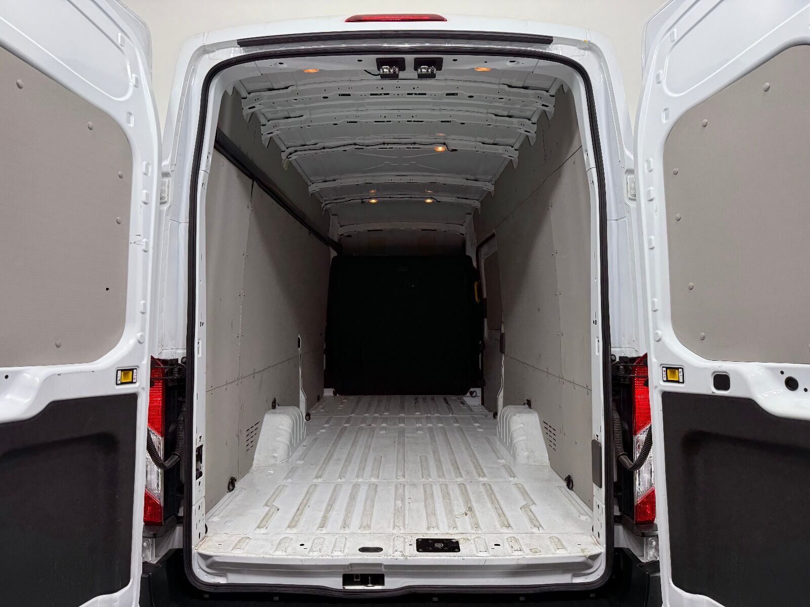 Ford Transit 350 E - 2023 - Detay