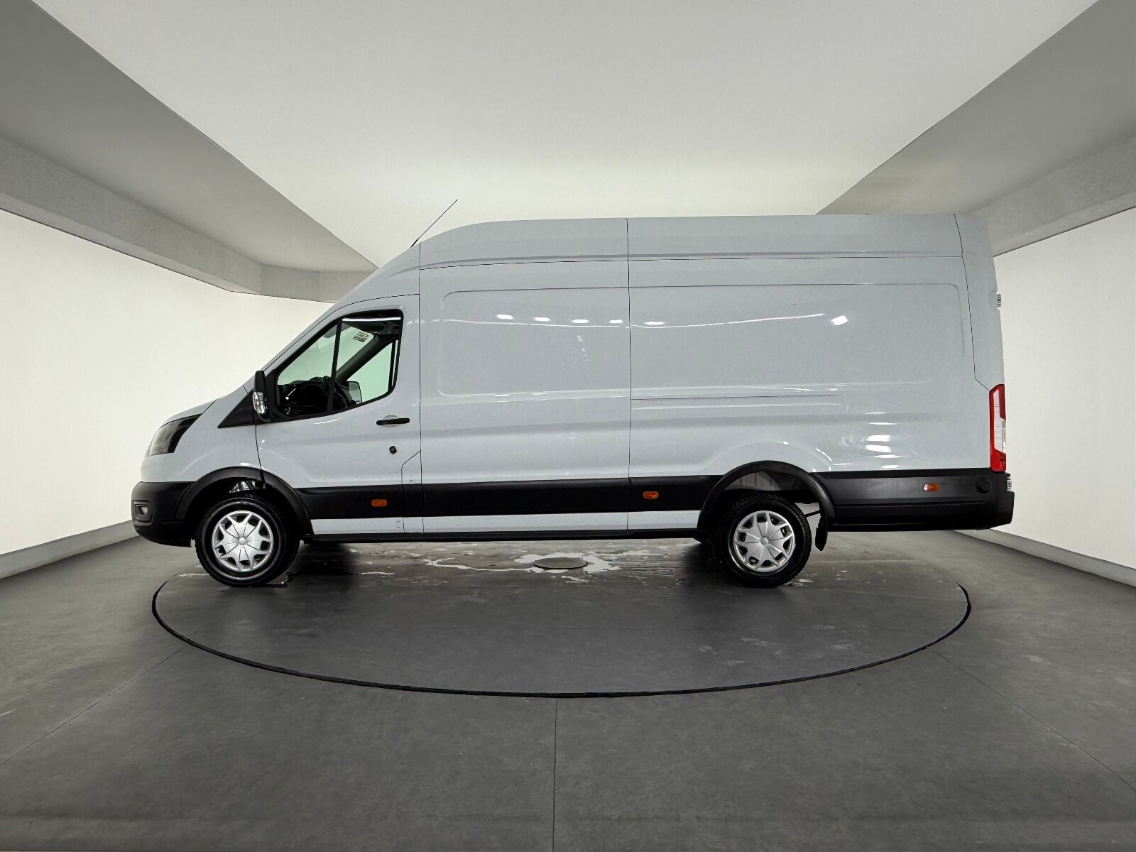 Ford Transit 350 E - 2023 - Detay