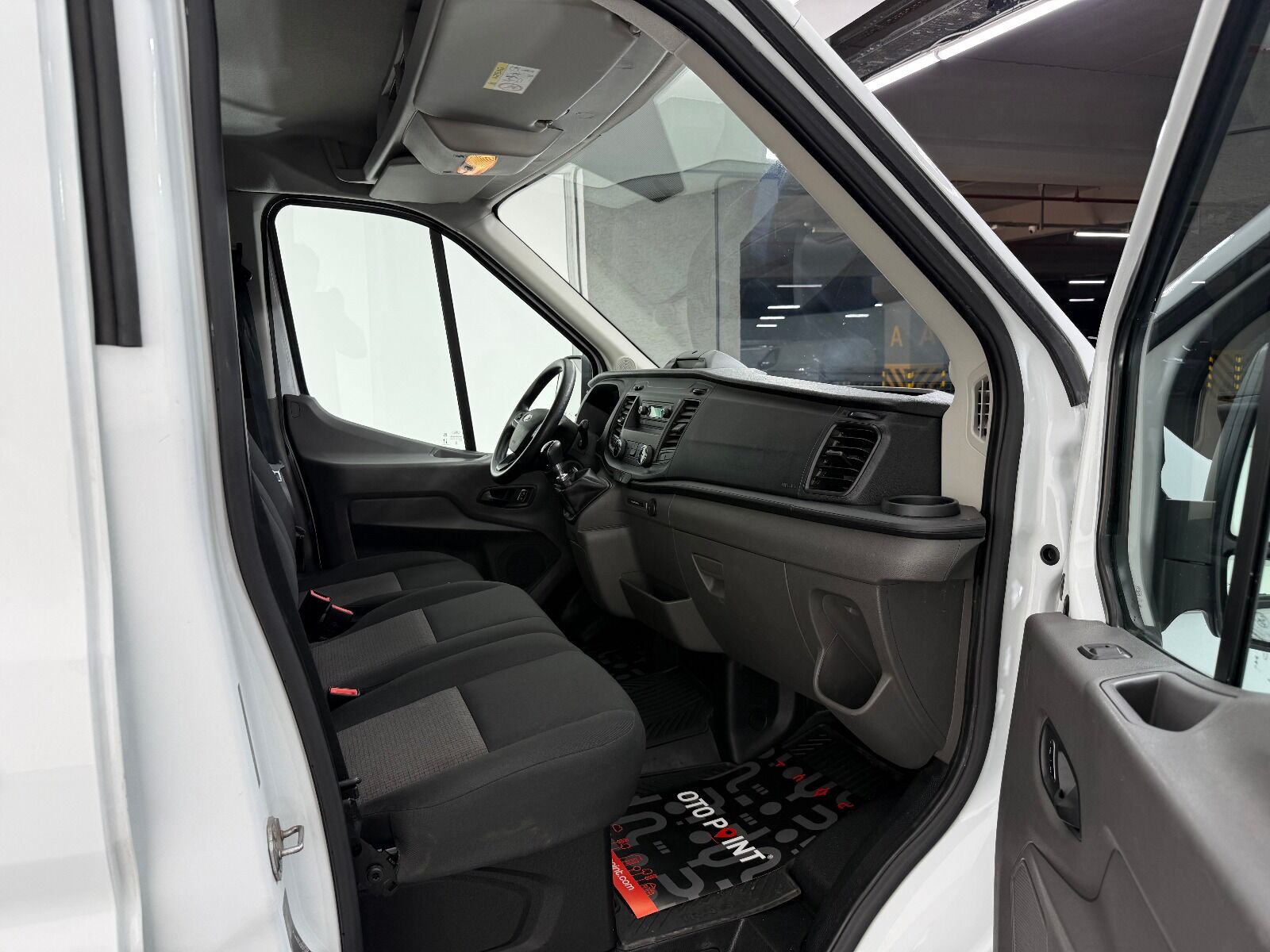 Ford Transit 350 E - 2023 - Detay
