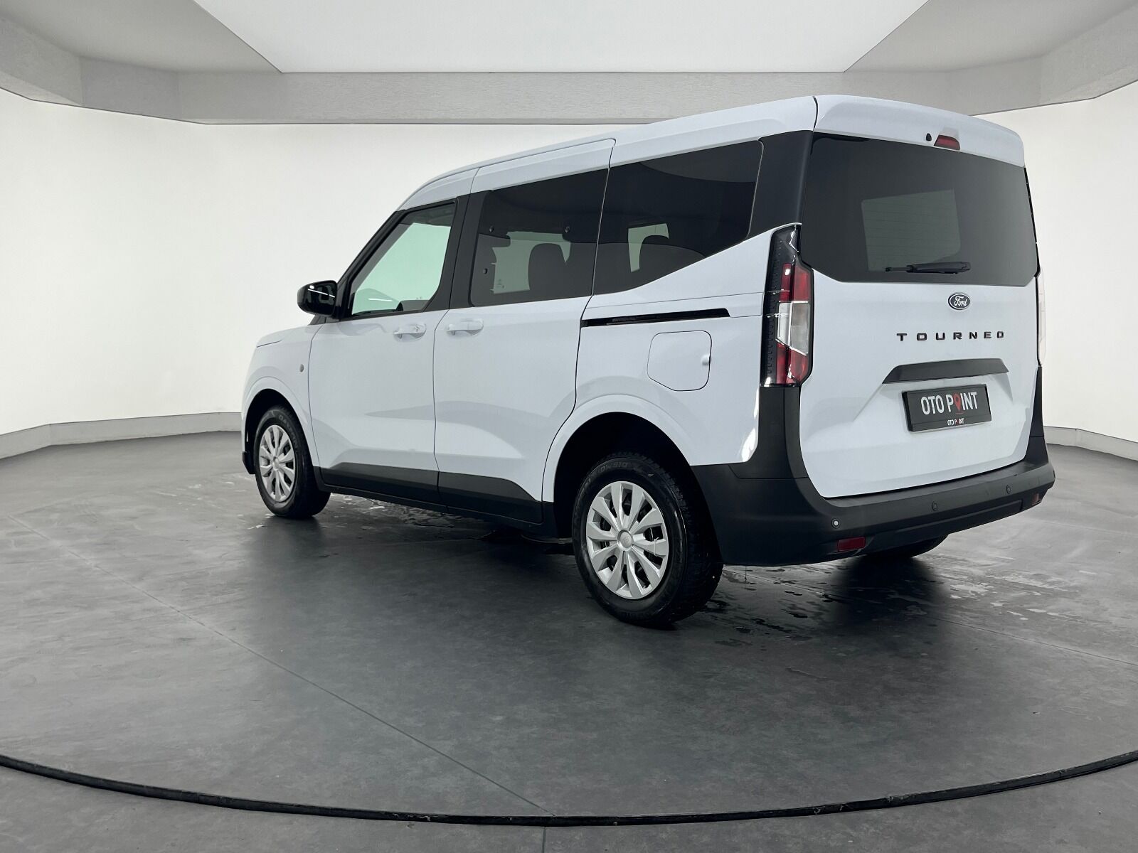 Ford Tourneo Courier 1.5L EcoBlue Deluxe - 2024 - Detay
