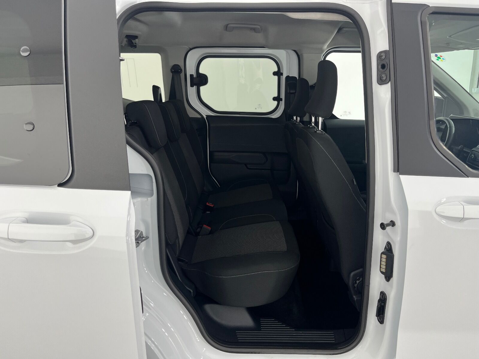 Ford Tourneo Courier 1.5L EcoBlue Deluxe - 2024 - Detay