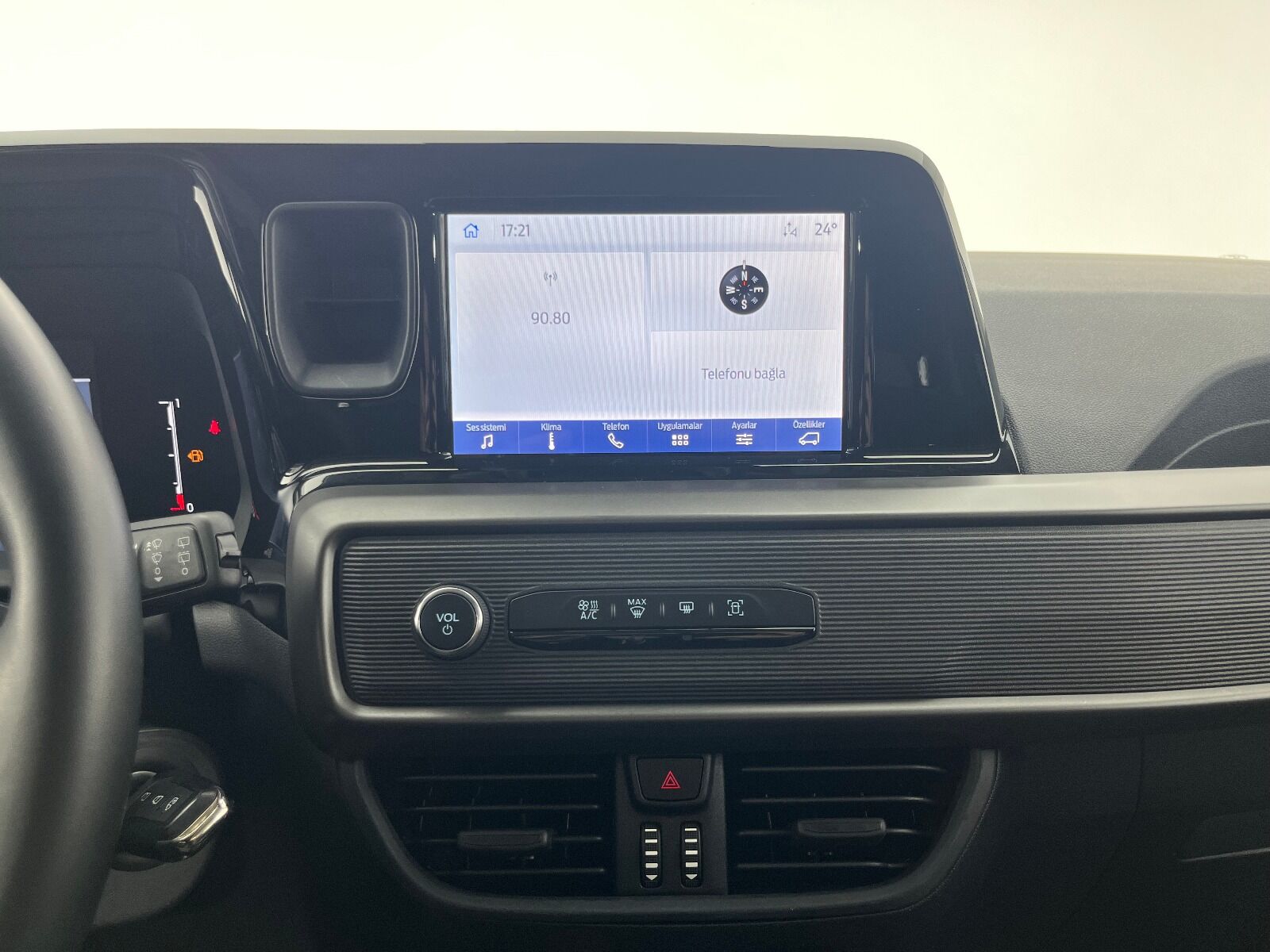 Ford Tourneo Courier 1.5L EcoBlue Deluxe - 2024 - Detay