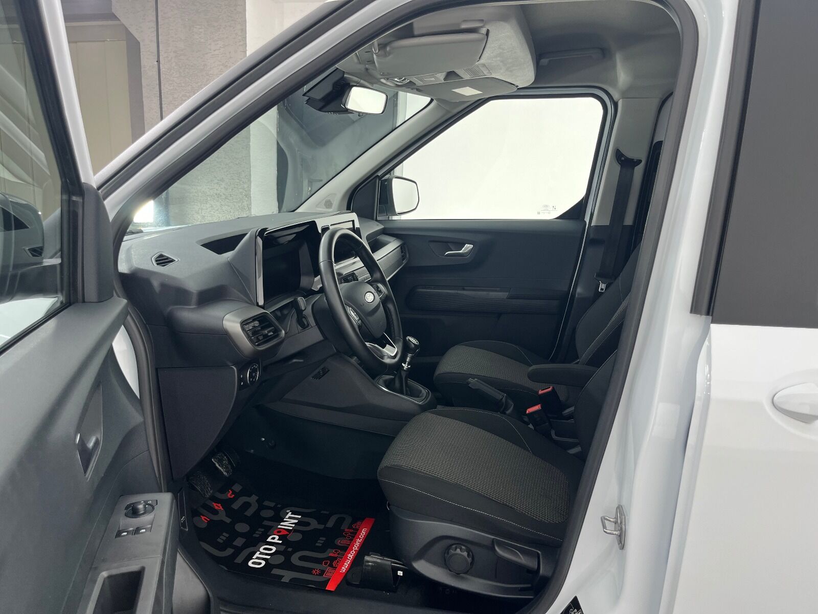 Ford Tourneo Courier 1.5L EcoBlue Deluxe - 2024 - Detay
