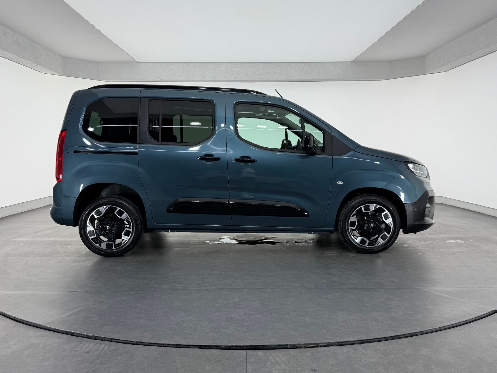 Fiat Doblo Combi 1.5 BlueHDİ Premio Plus - 2025 - Detay