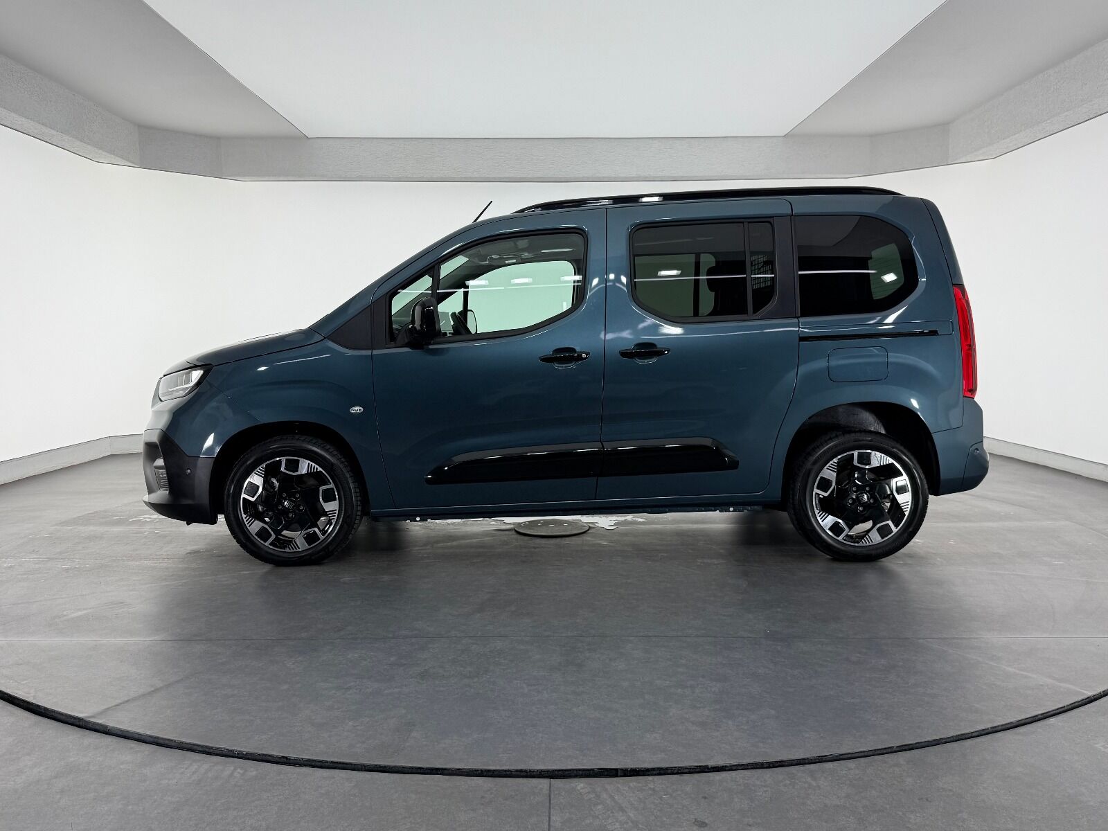 Fiat Doblo Combi 1.5 BlueHDİ Premio Plus - 2025 - Detay