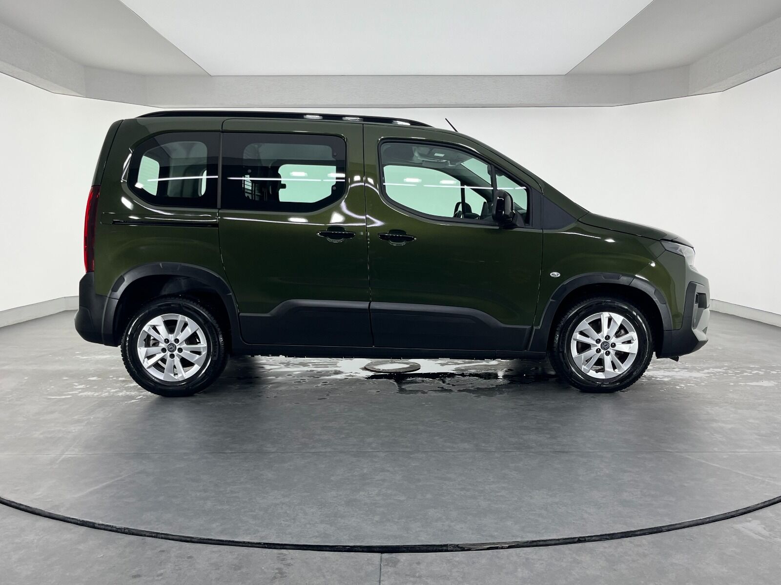 Peugeot Rifter 1.5 BlueHDI Allure EAT8 - 2025 - Detay