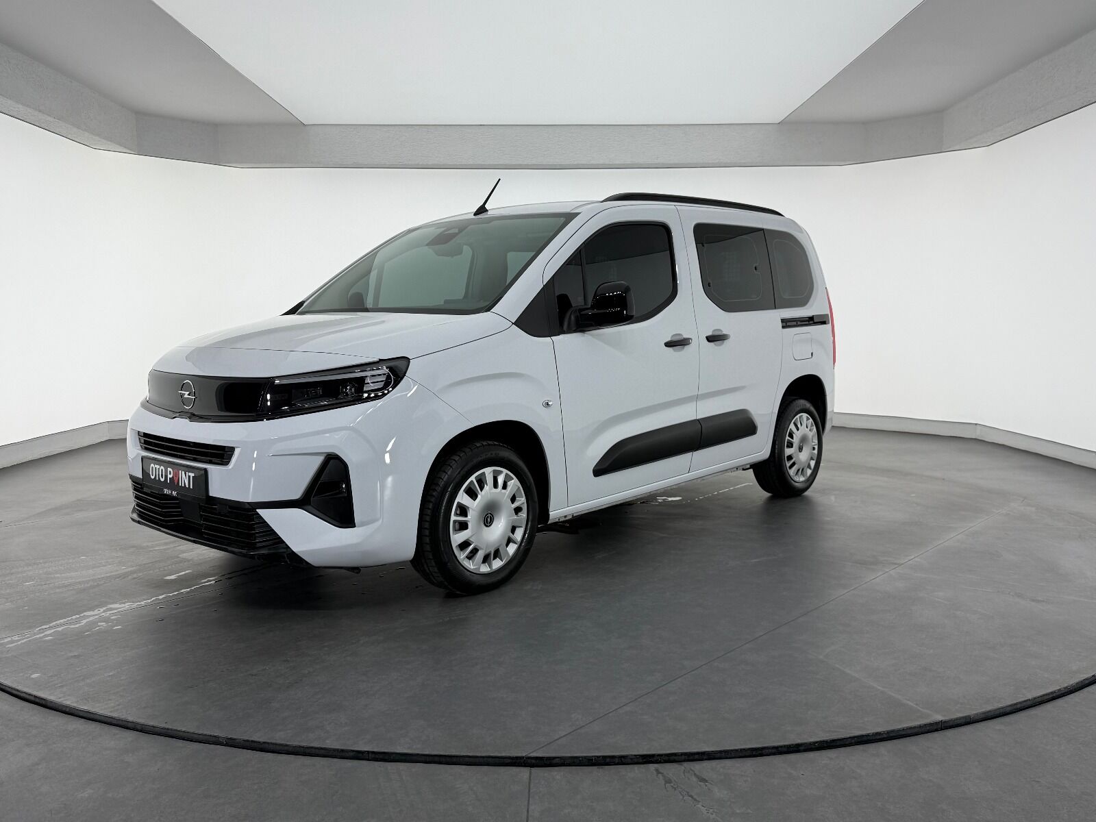 Opel Combo 1.5 D Essential - 2026 - Detay