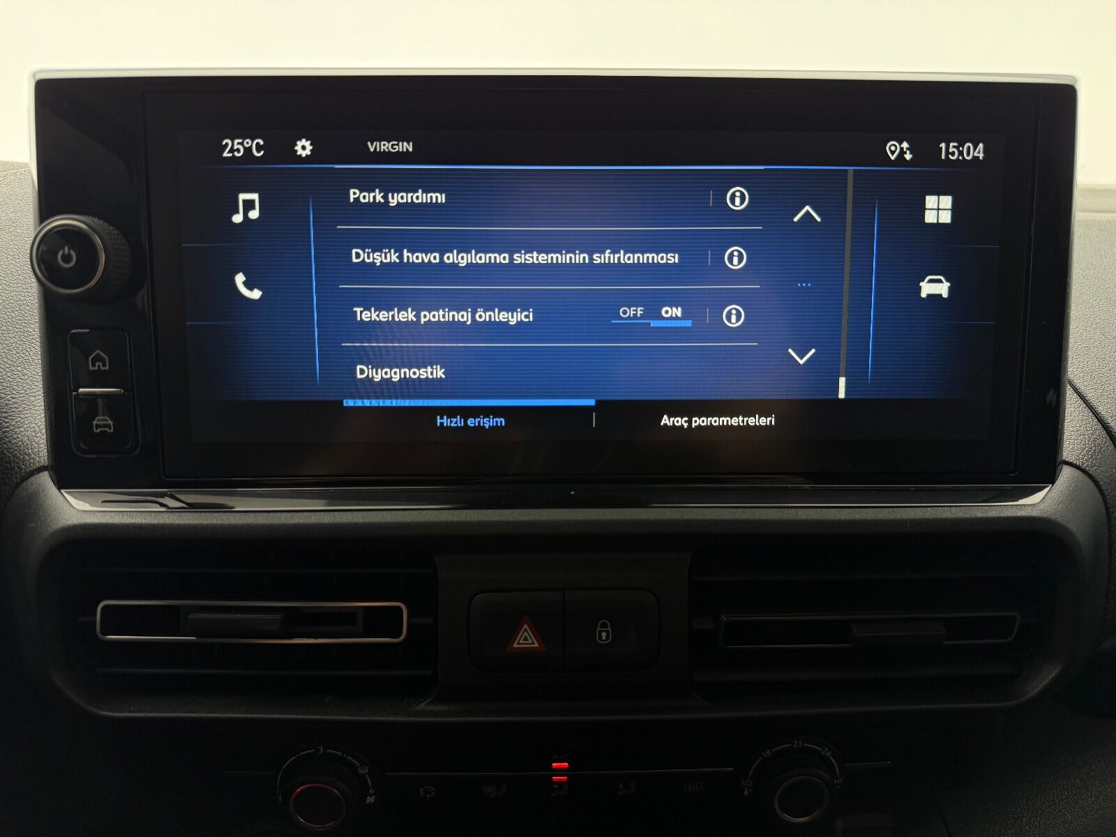 Opel Combo 1.5 D Essential - 2026 - Detay