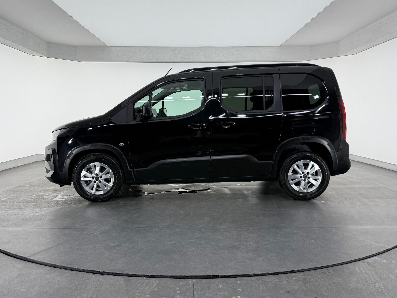 Peugeot Rifter 1.5 BlueHDI Allure EAT8 - 2026 - Detay
