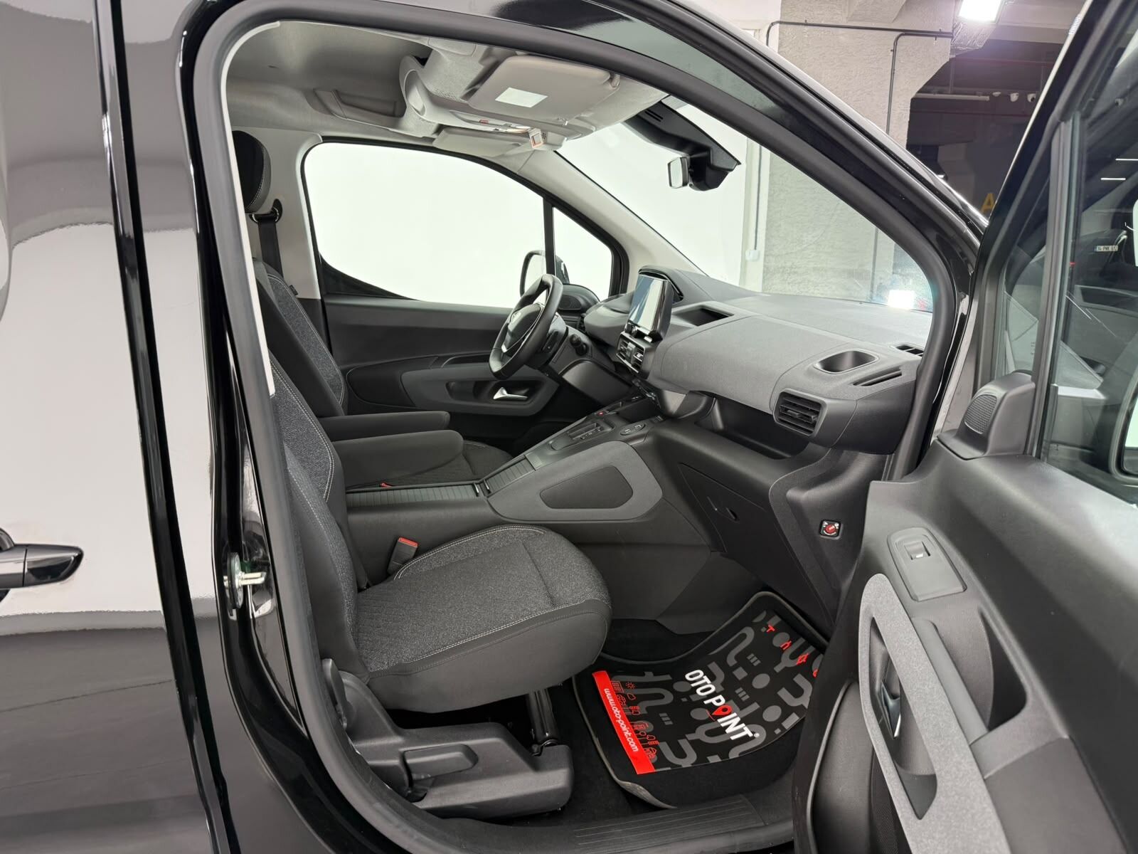 Peugeot Rifter 1.5 BlueHDI Allure EAT8 - 2026 - Detay