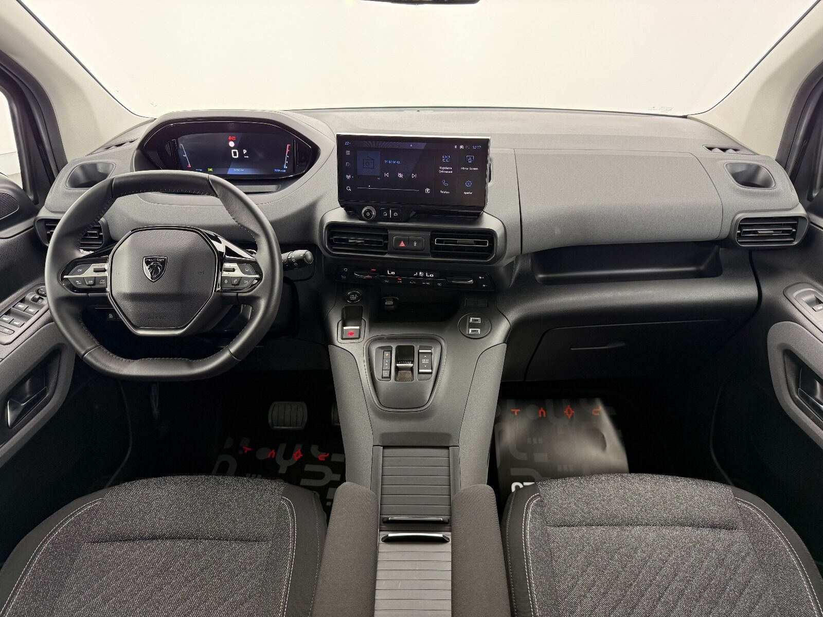 Peugeot Rifter 1.5 BlueHDI Allure EAT8 - 2026 - Detay