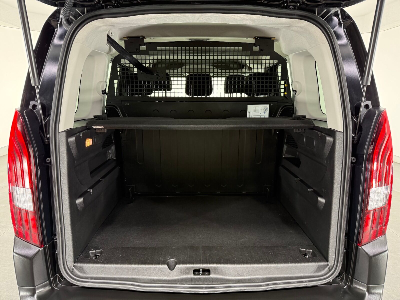 Peugeot Rifter 1.5 BlueHDI Allure EAT8 - 2026 - Detay
