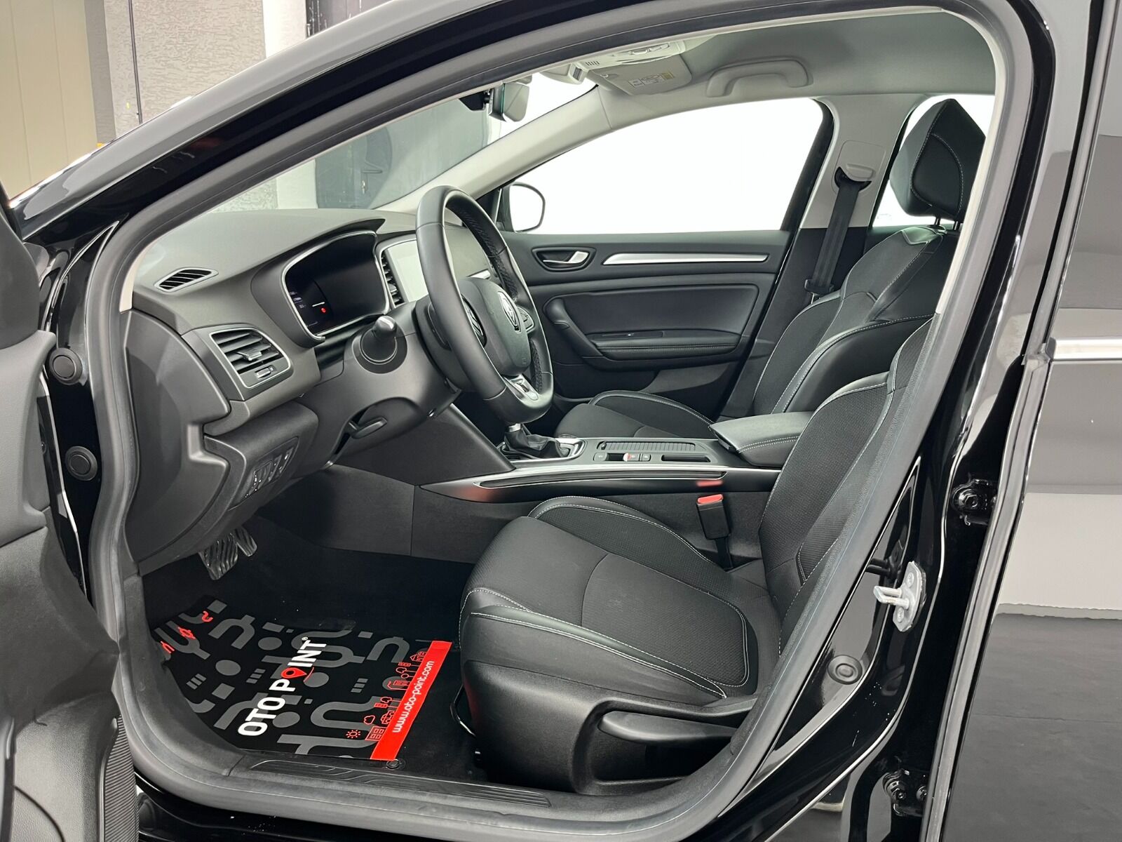 Renault Megane Sedan 1.5 Blue DCI Icon EDC - 2024 - Detay