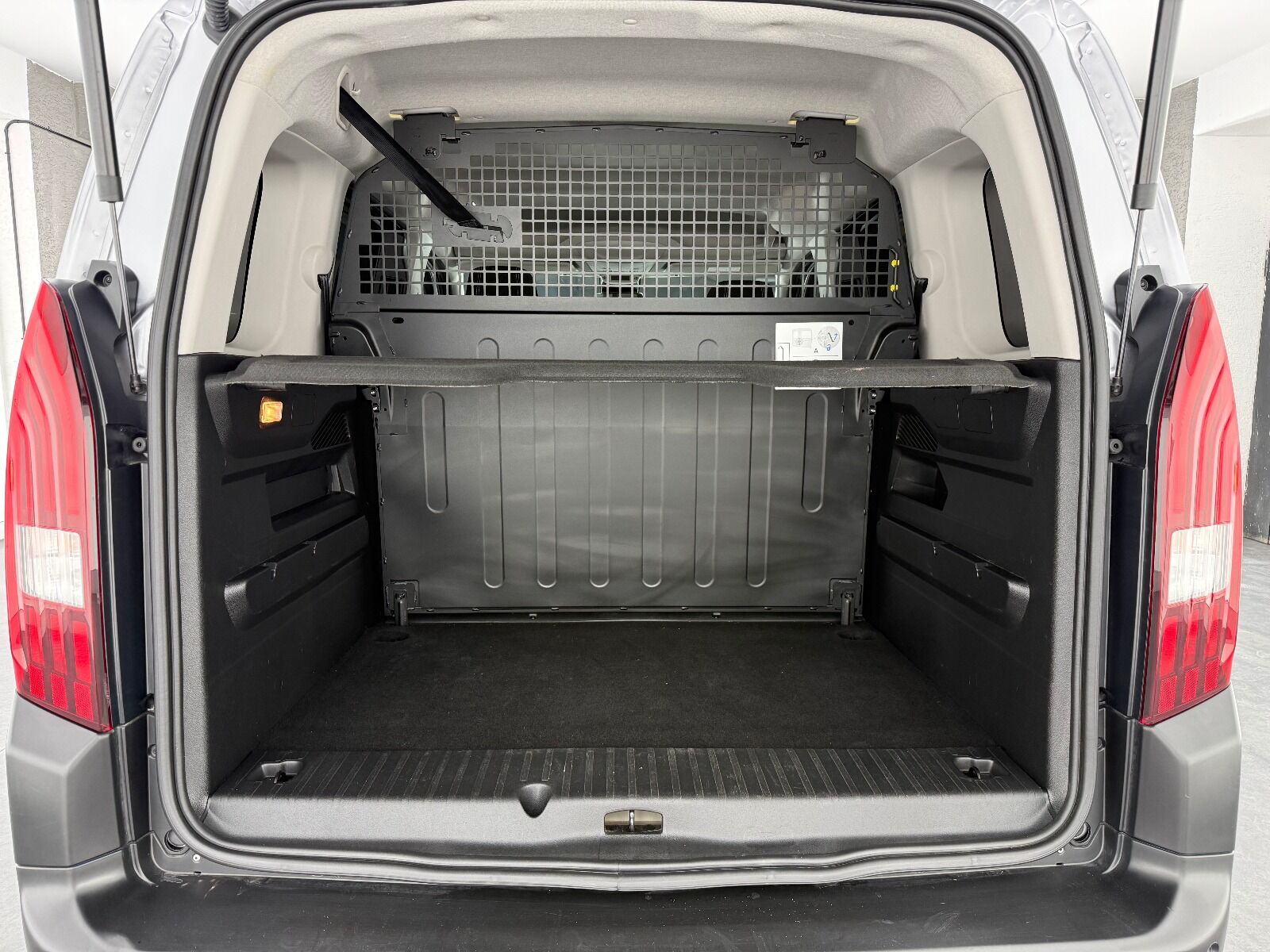 Peugeot Rifter 1.5 BlueHDI Allure EAT8 - 2026 - Detay