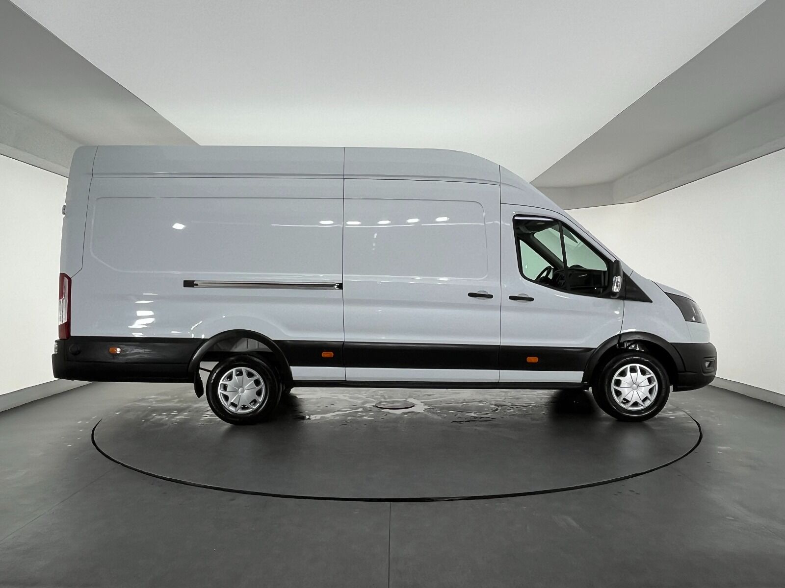 Ford Transit 350 E - 2024 - Detay