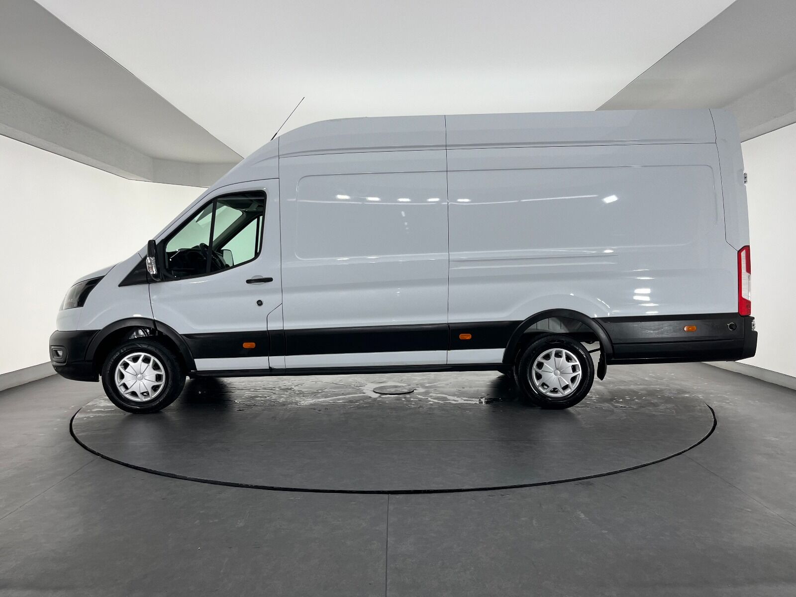 Ford Transit 350 E - 2024 - Detay