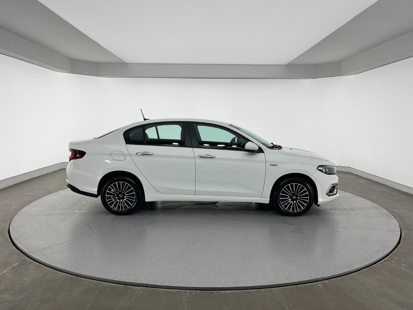 Fiat Egea Sedan 1.6 MultiJet Urban GSR DCT - 2024 - Detay