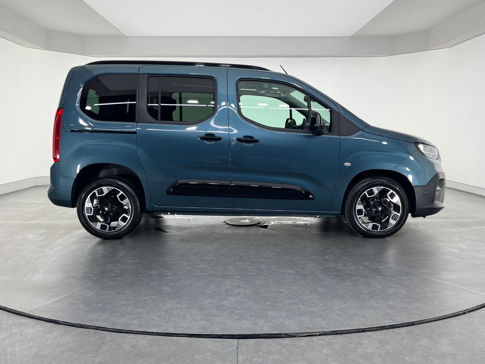 Fiat Doblo Combi 1.5 BlueHDİ Premio Plus - 2025 - Detay