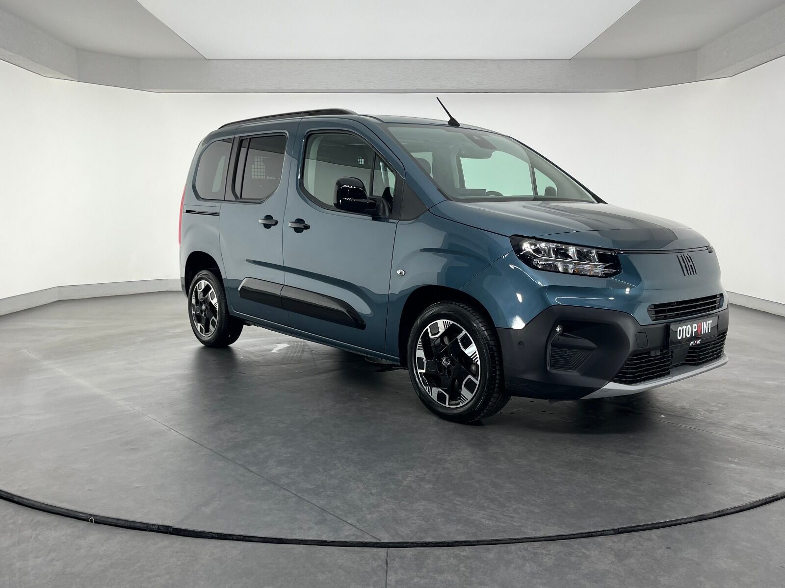 Fiat Doblo Combi 1.5 BlueHDİ Premio Plus - 2025 - Detay