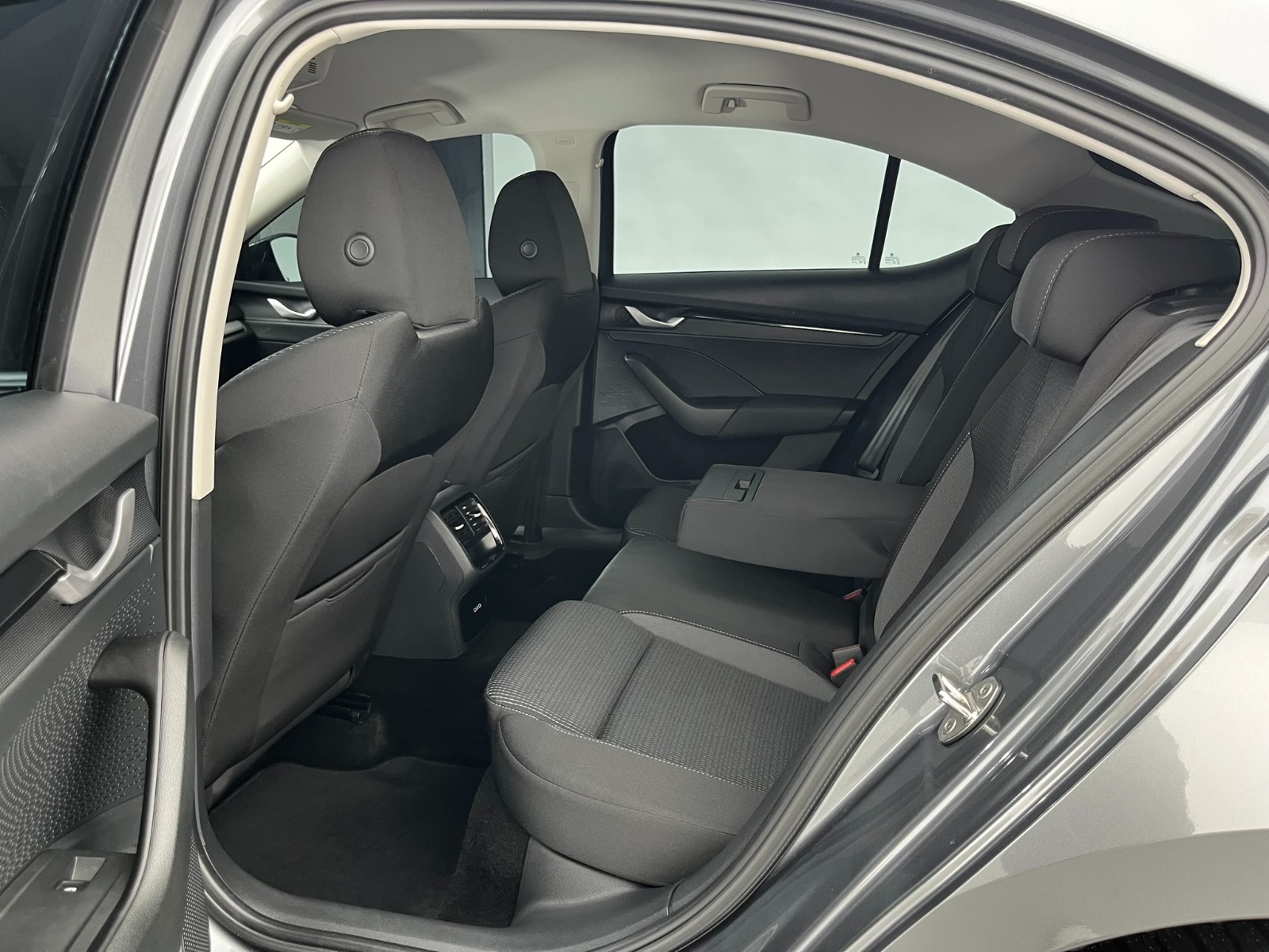 Skoda Octavia Sedan 1.5 TSI mHEV Premium DSG - 2025 - Detay