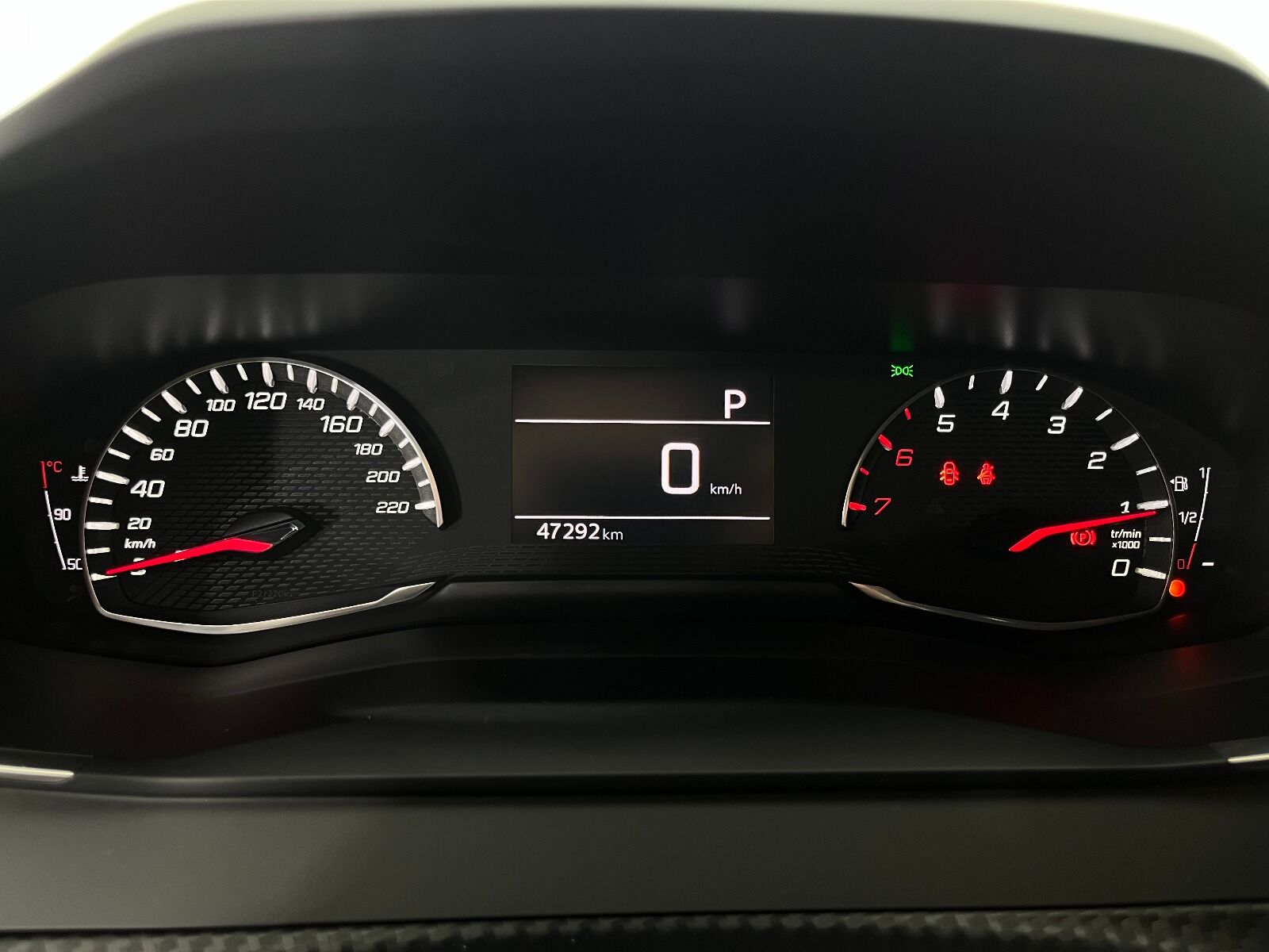 Peugeot 208 1.2 Puretech Allure Selection EAT8 - 2021 - Detay