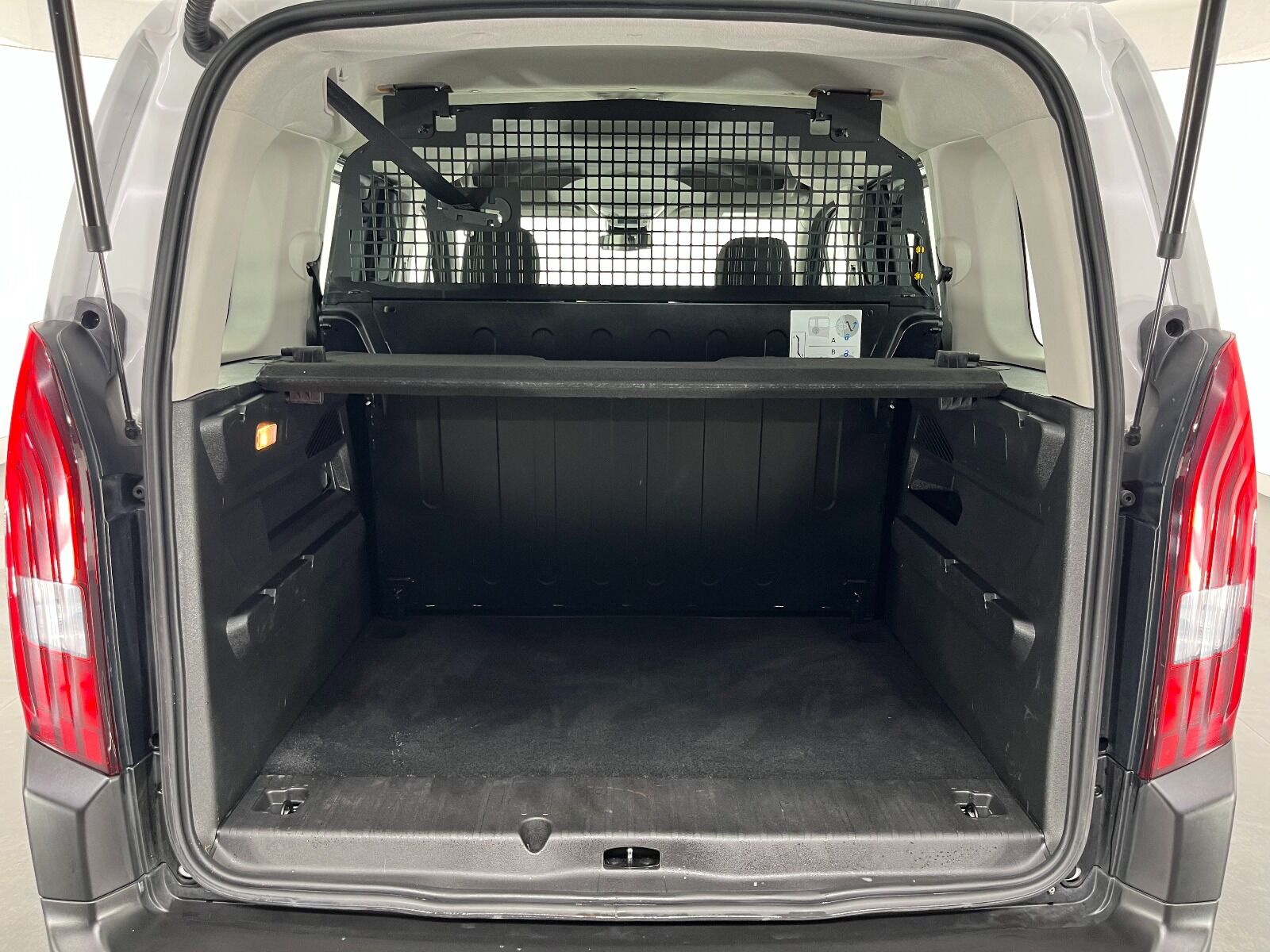 Peugeot Rifter 1.5 BlueHDI Allure EAT8 - 2025 - Detay